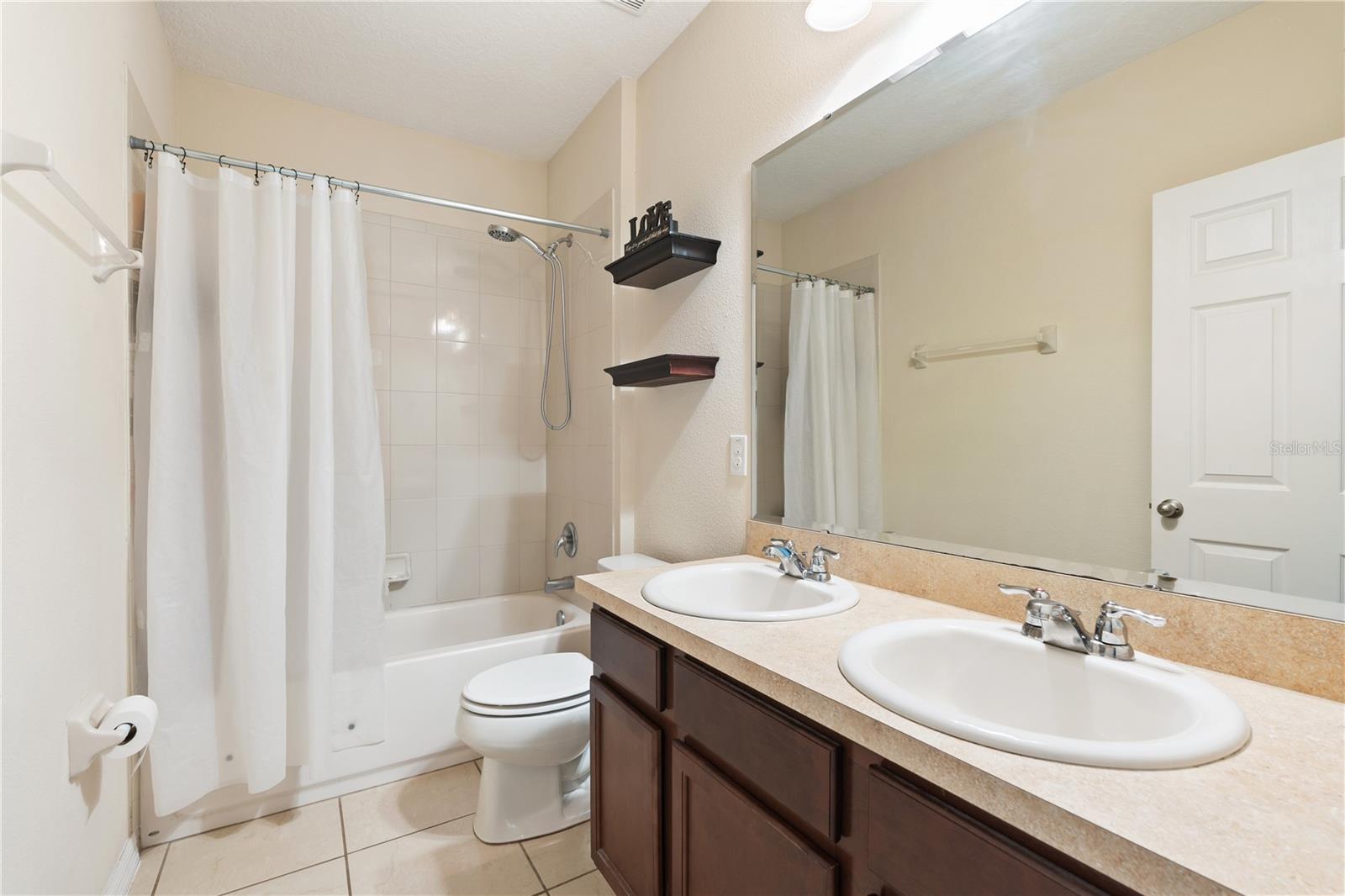 LAGO KATRINA - Residential