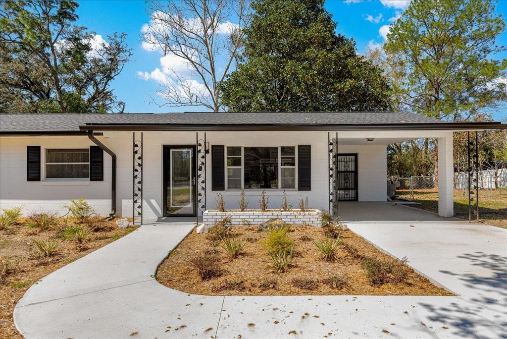 Photo of 2818 NE 25th Court, Ocala, FL 34470 (MLS # OM720499)