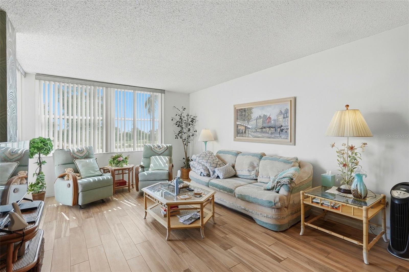 CASA DEL MAR CONDO II - Residential