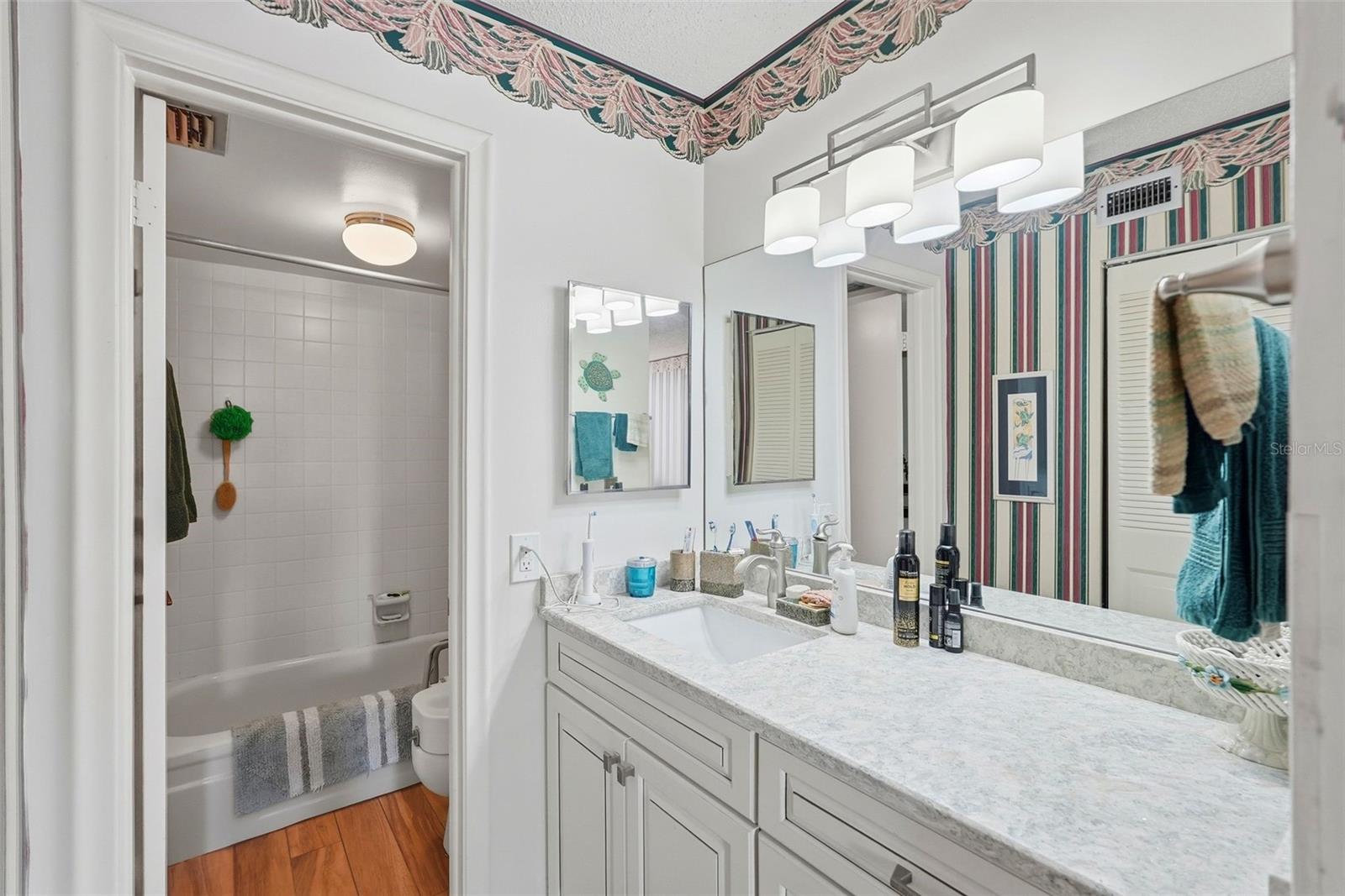 CASA DEL MAR CONDO II - Residential