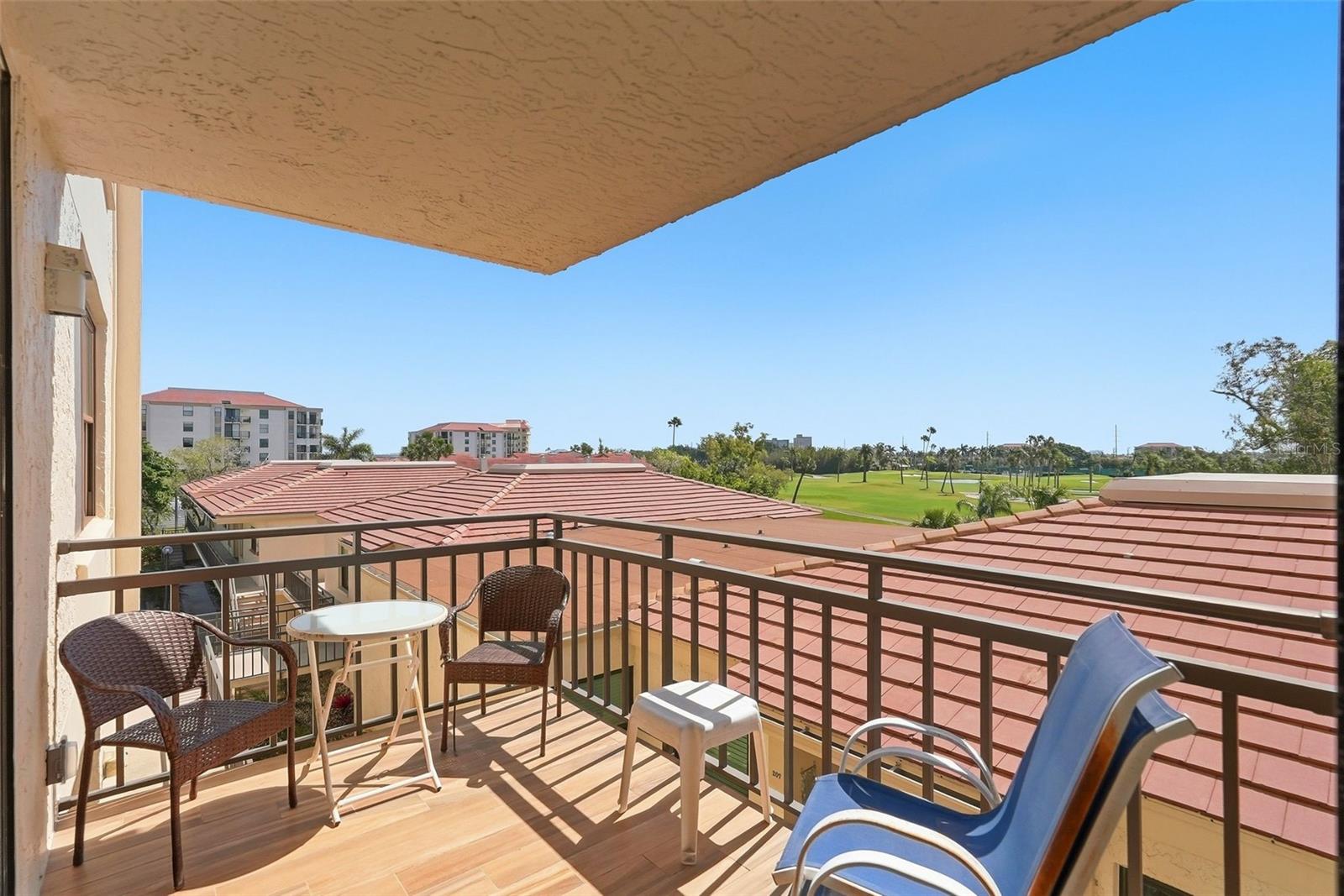 CASA DEL MAR CONDO II - Residential