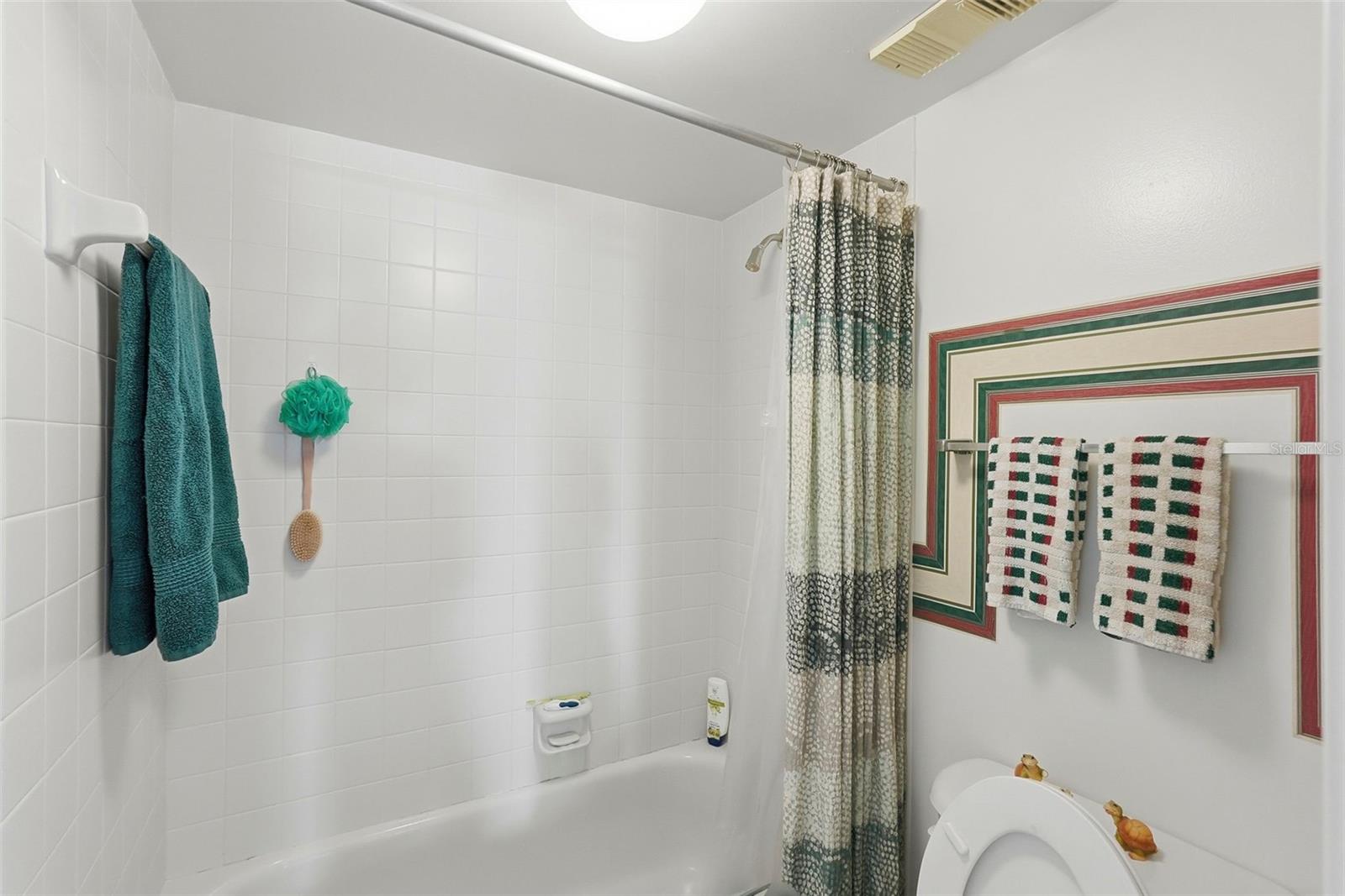 CASA DEL MAR CONDO II - Residential