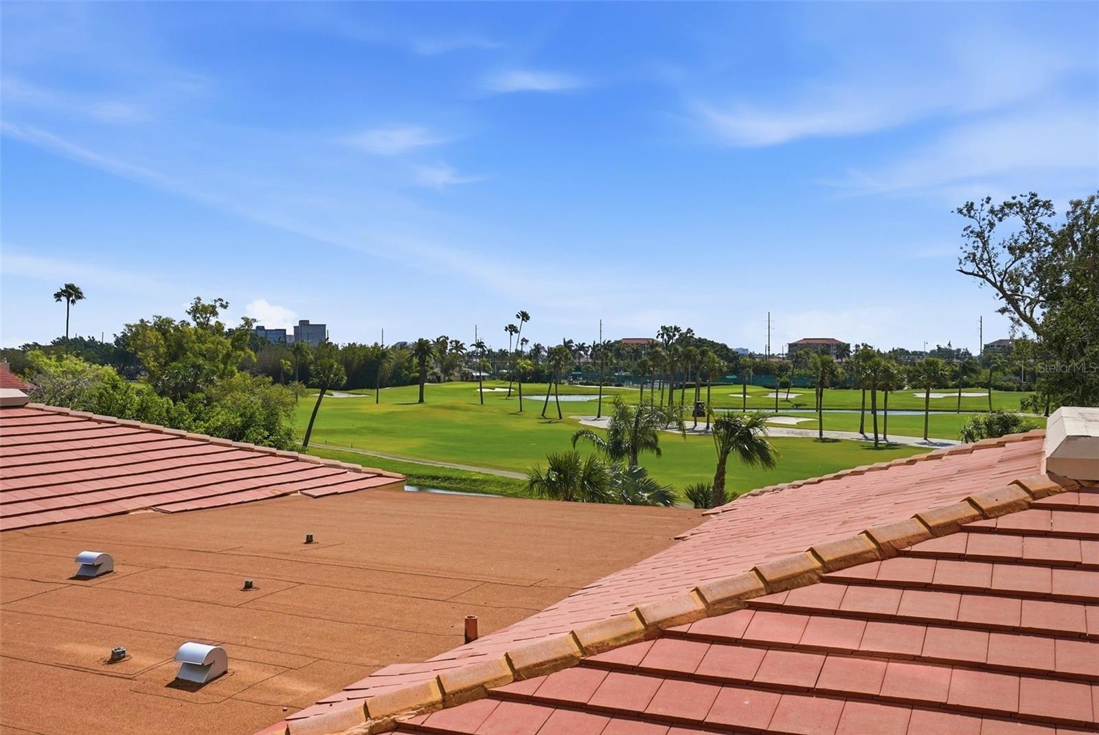 CASA DEL MAR CONDO II - Residential