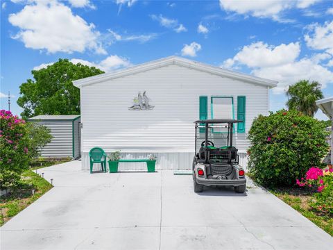 A home in LAKE WALES