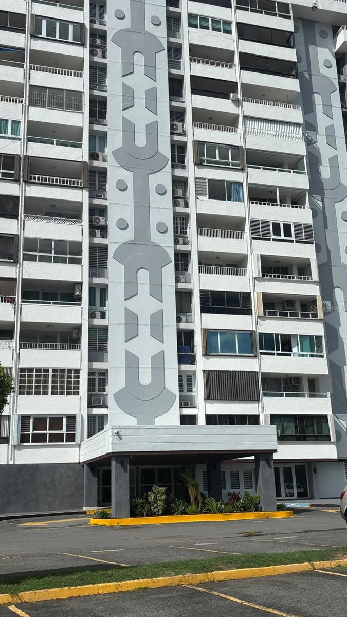 Cond. LAGUNA GARDENS III 4B