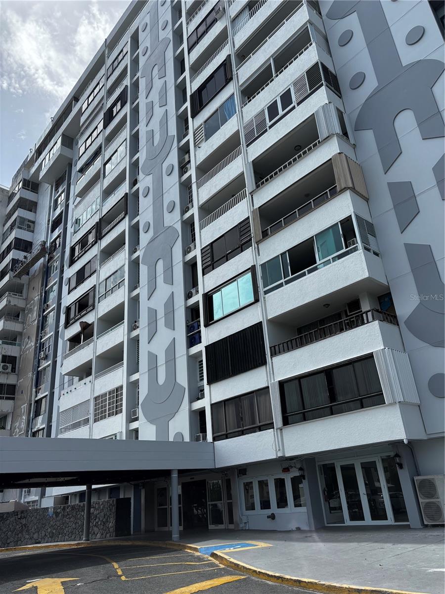 Cond. LAGUNA GARDENS III 4B