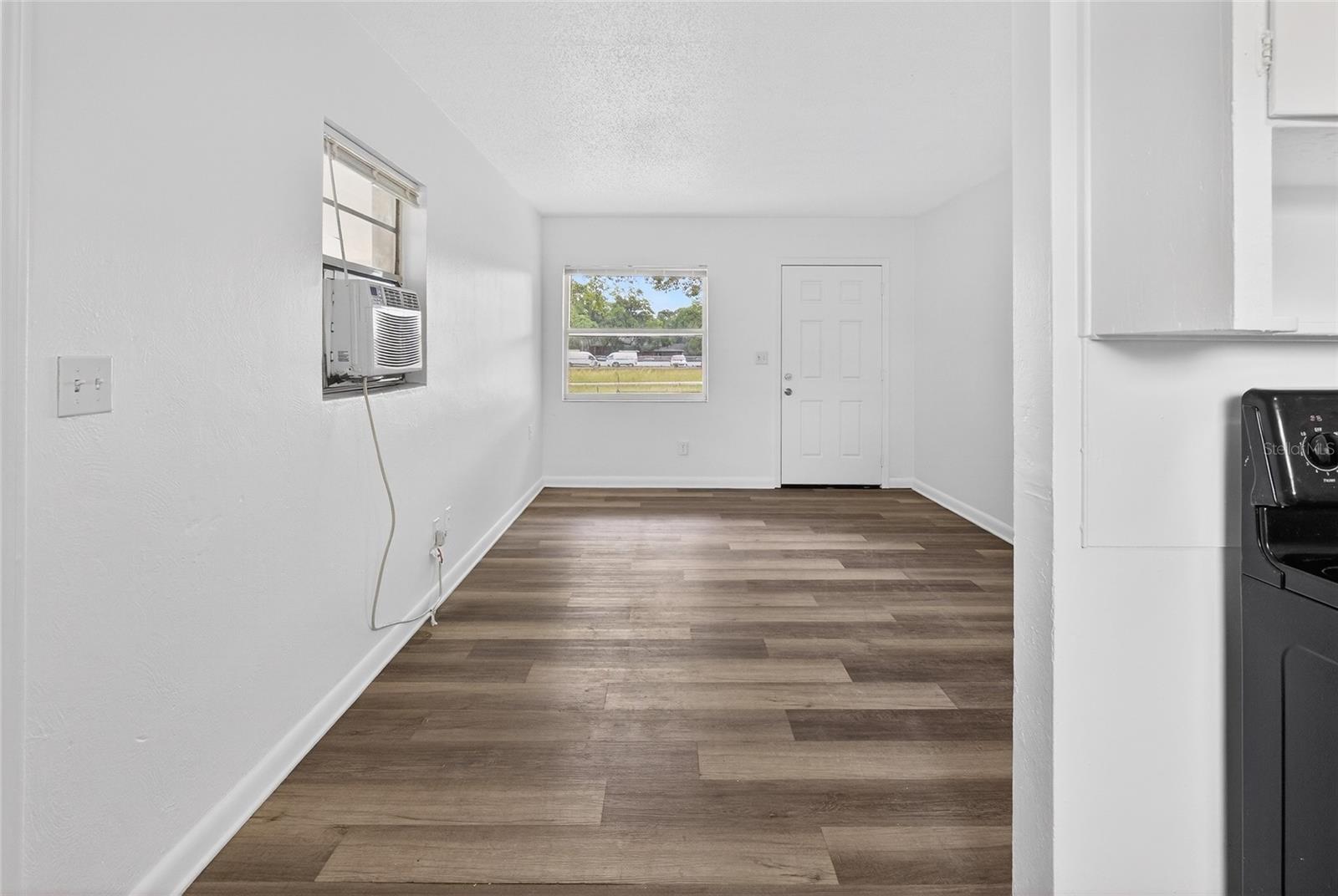 1232 WOODLAND AVENUE