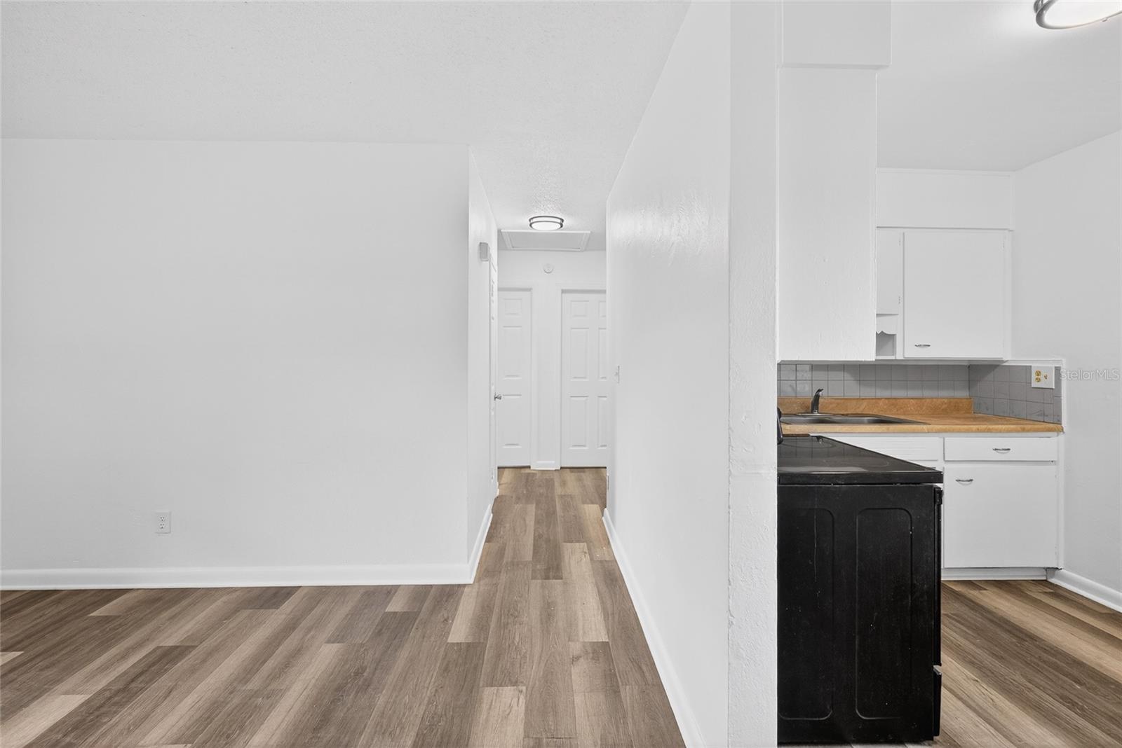 1232 WOODLAND AVENUE