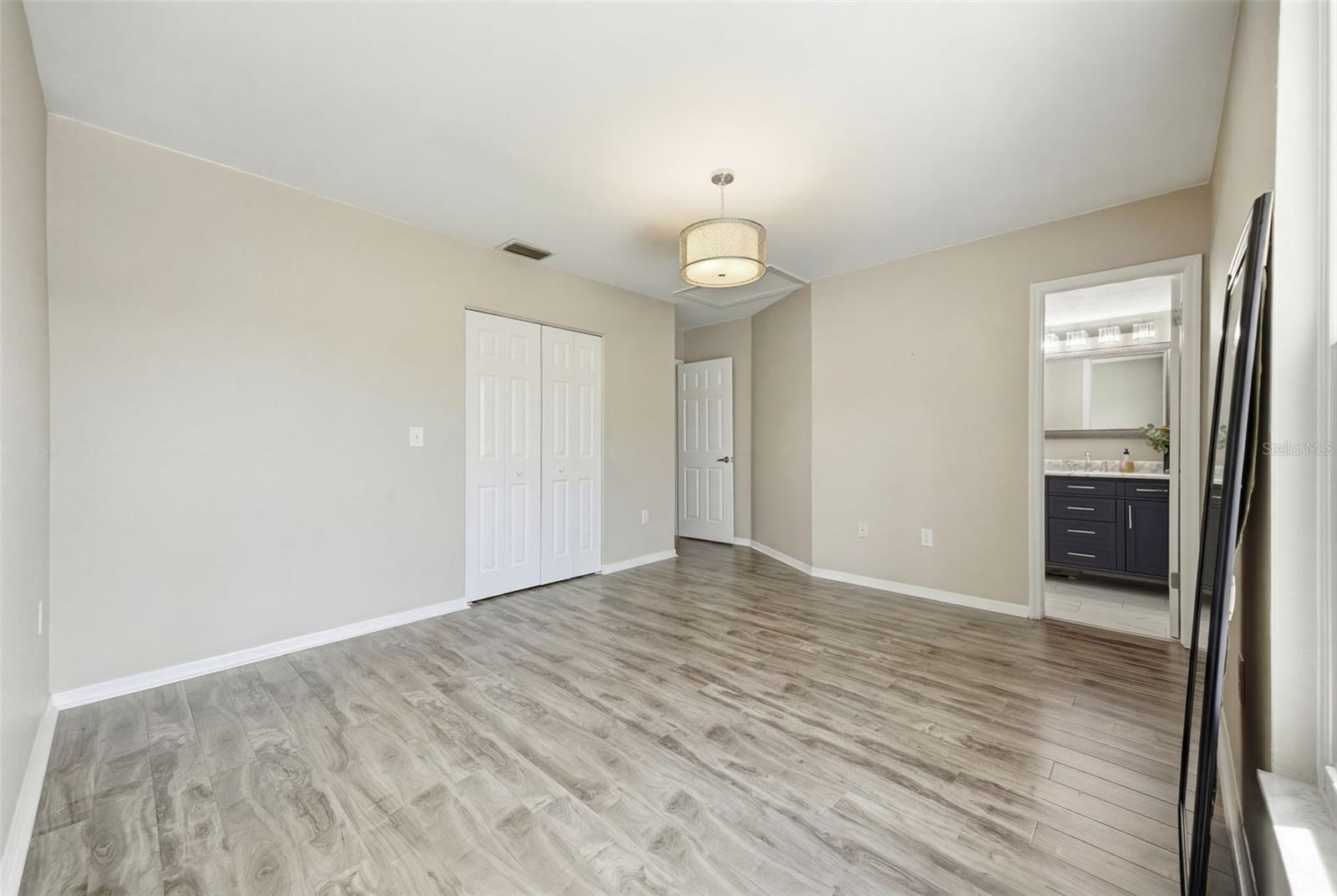 BORDEAUX VILLAGE - Residential