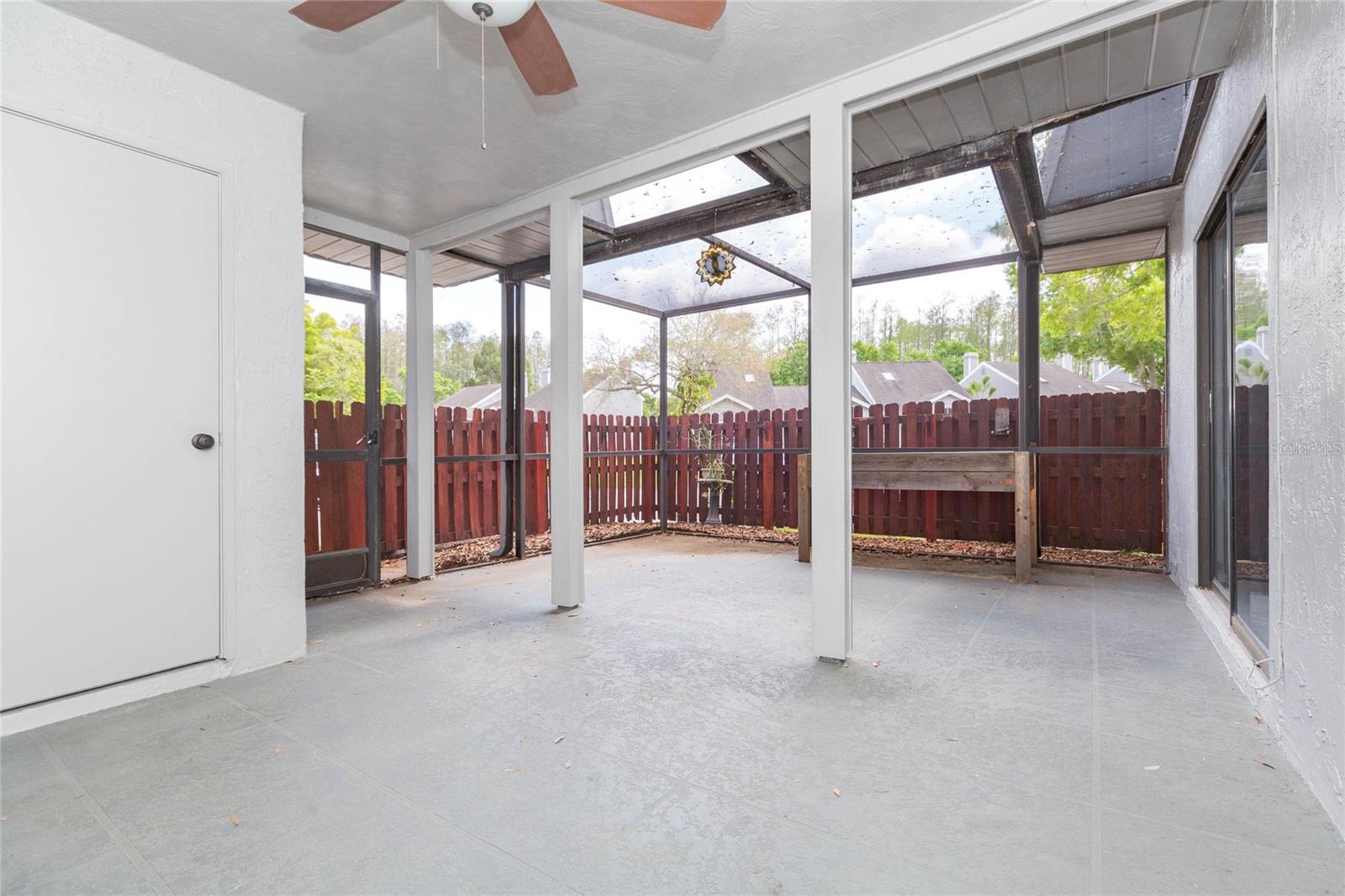 TOWNHOMES OF COUNTRY RUN PH - Residential