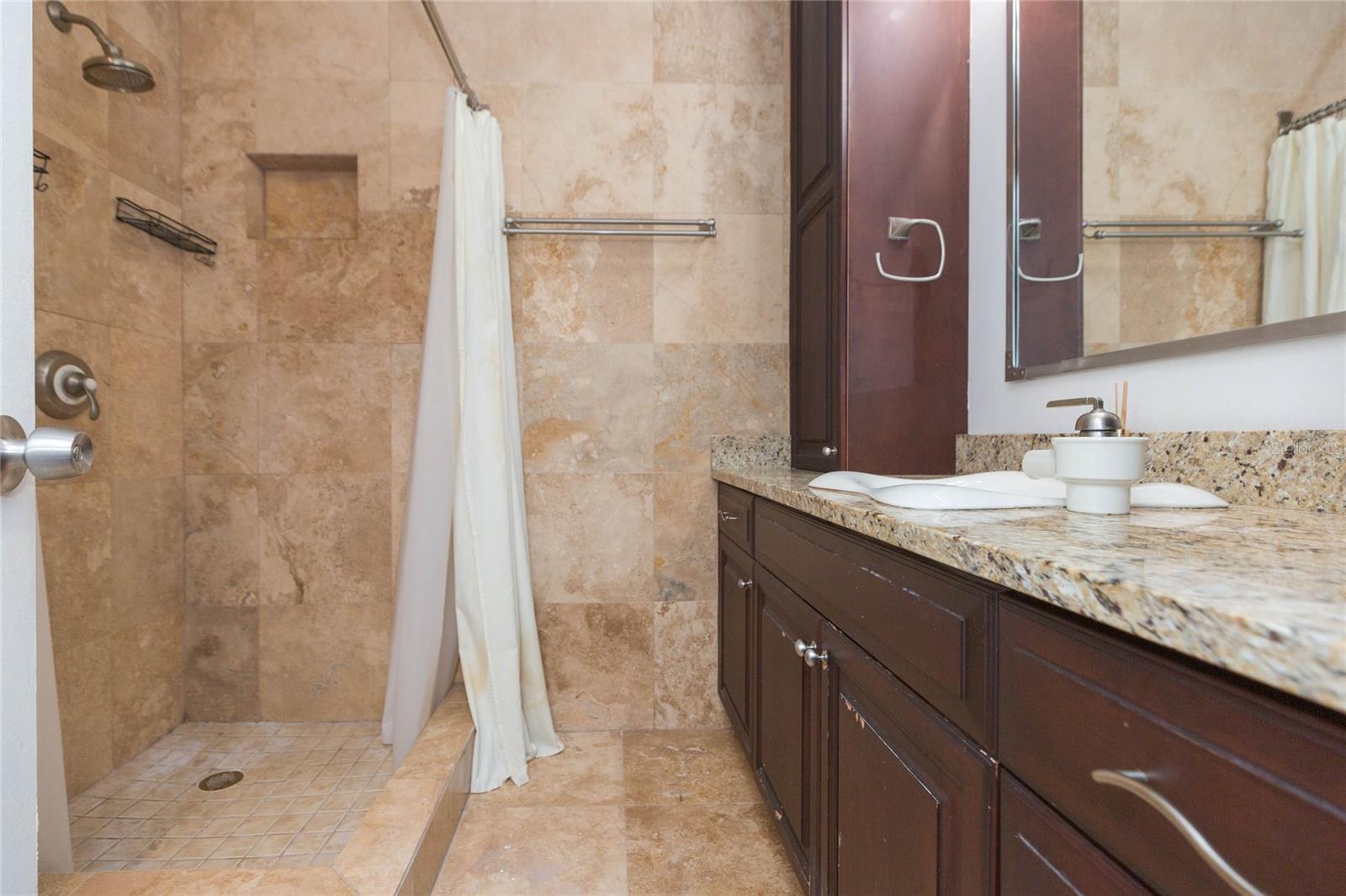 TOWNHOMES OF COUNTRY RUN PH - Residential