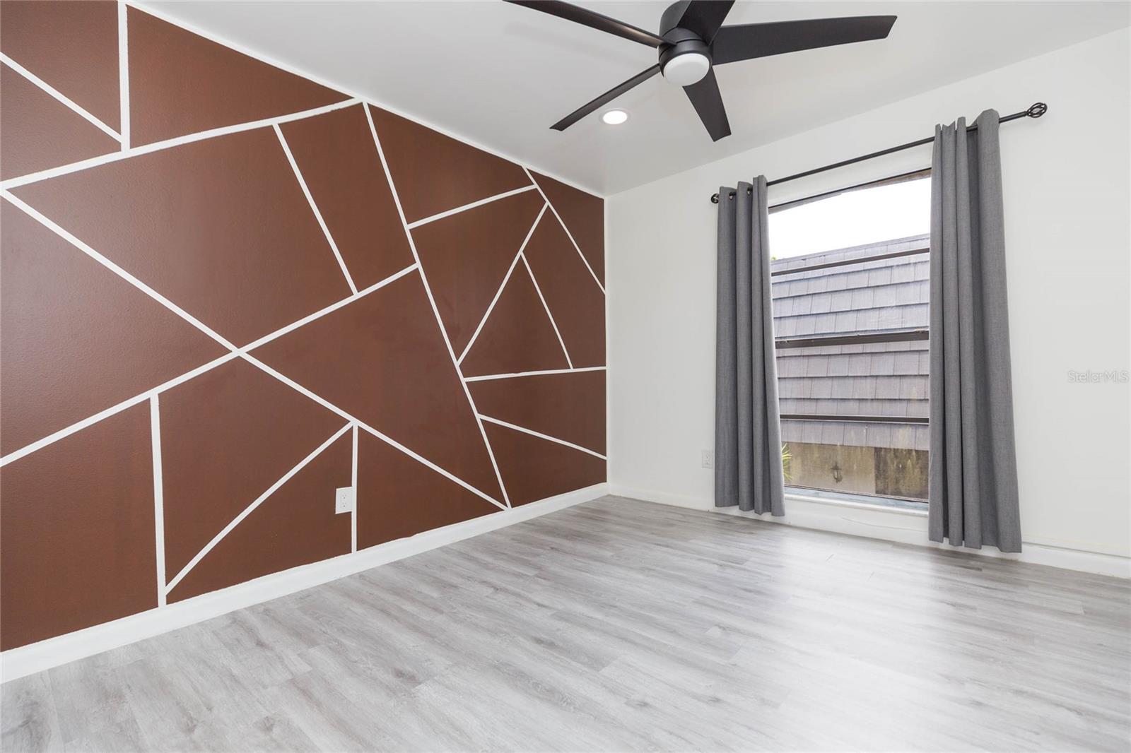 TOWNHOMES OF COUNTRY RUN PH - Residential