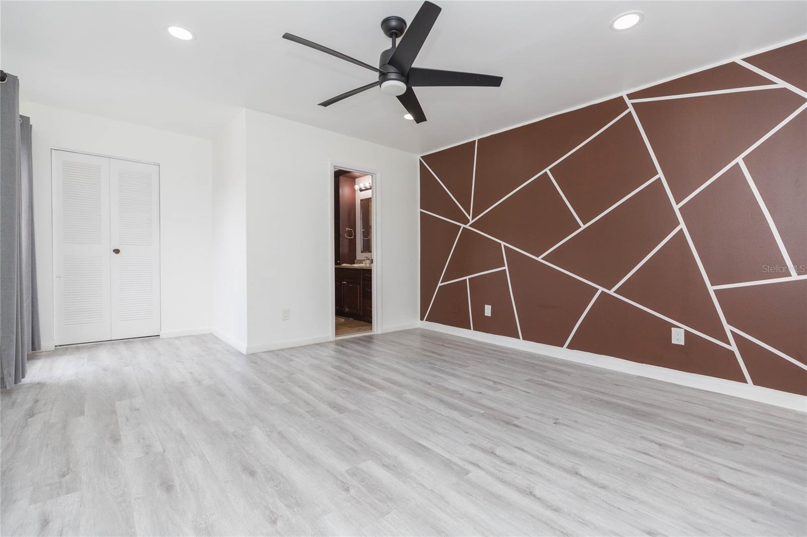 TOWNHOMES OF COUNTRY RUN PH - Residential