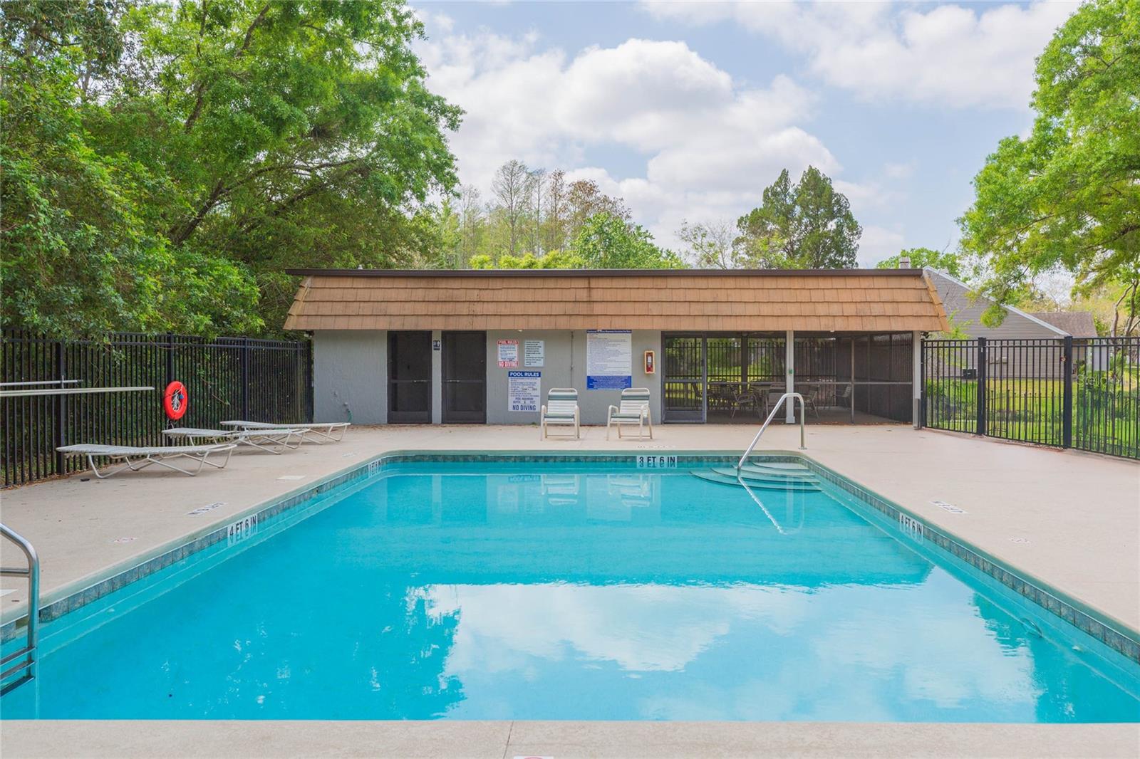 TOWNHOMES OF COUNTRY RUN PH - Residential