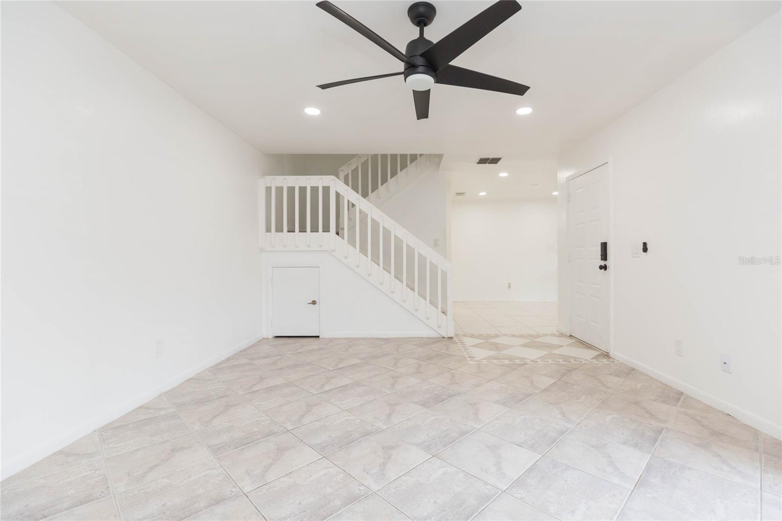 TOWNHOMES OF COUNTRY RUN PH - Residential