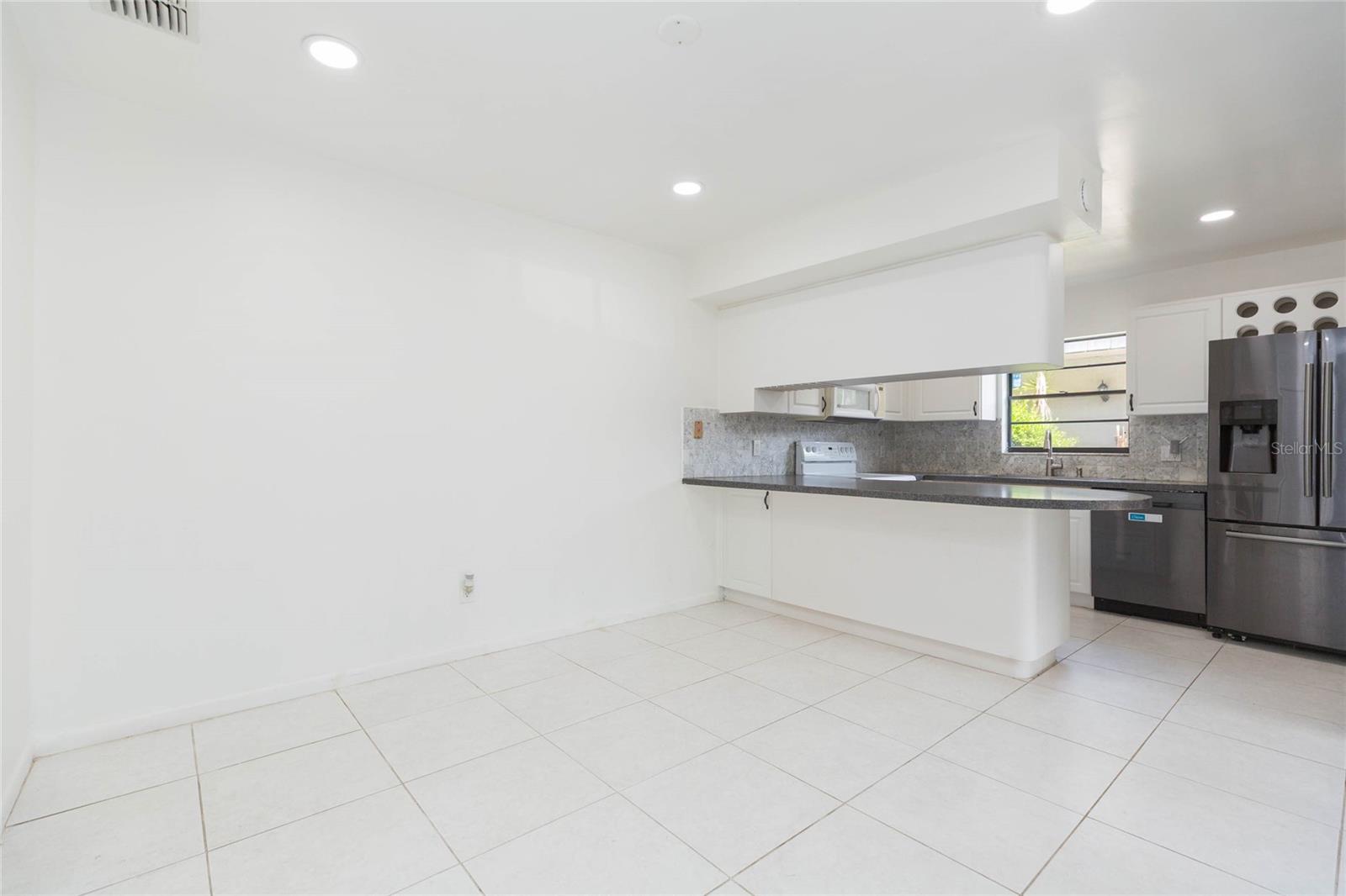 TOWNHOMES OF COUNTRY RUN PH - Residential