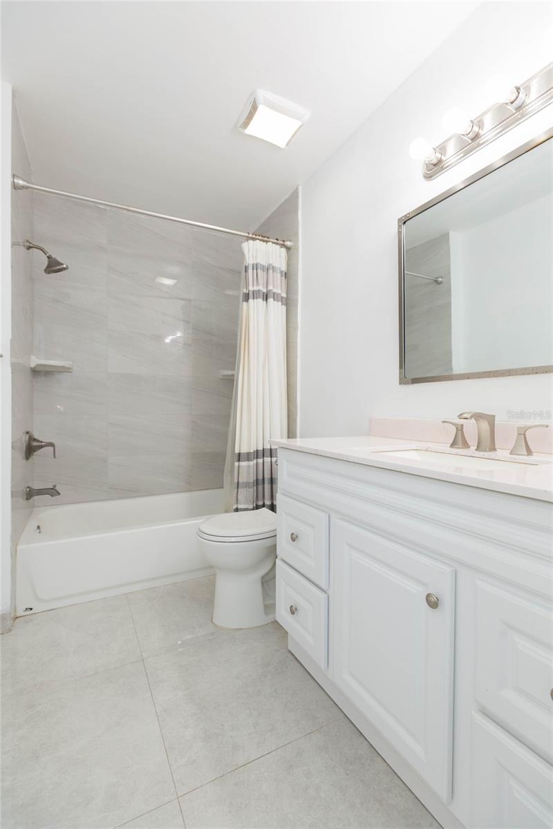 TOWNHOMES OF COUNTRY RUN PH - Residential