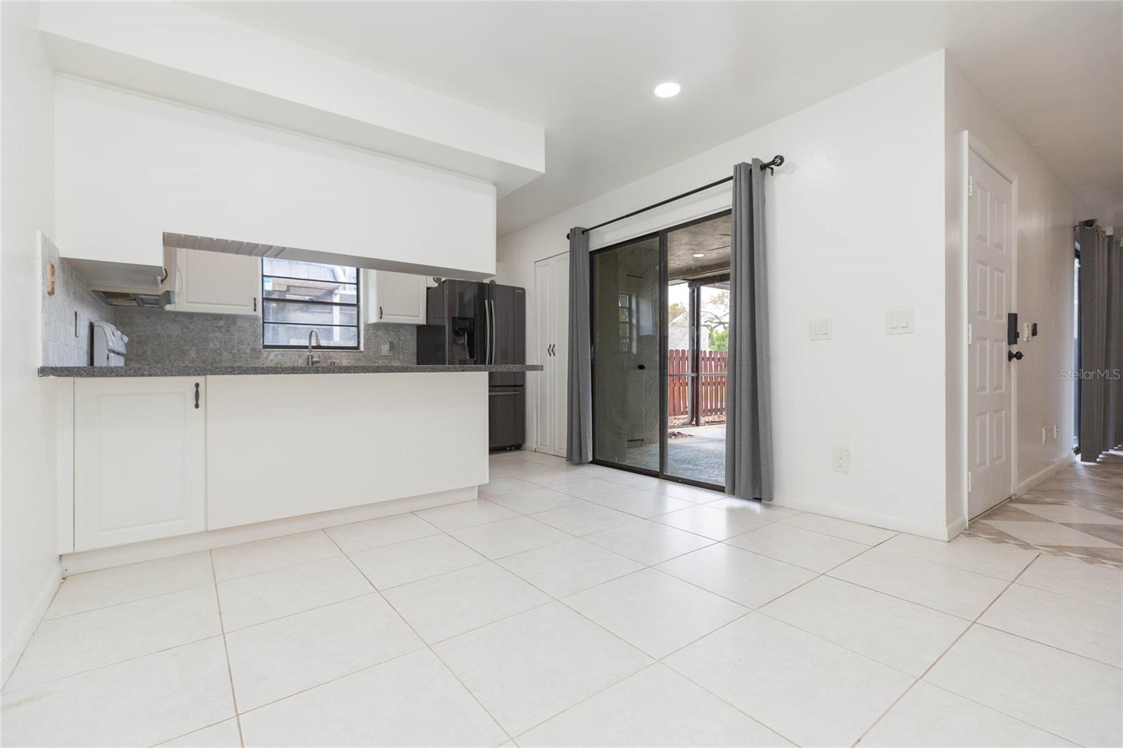 TOWNHOMES OF COUNTRY RUN PH - Residential