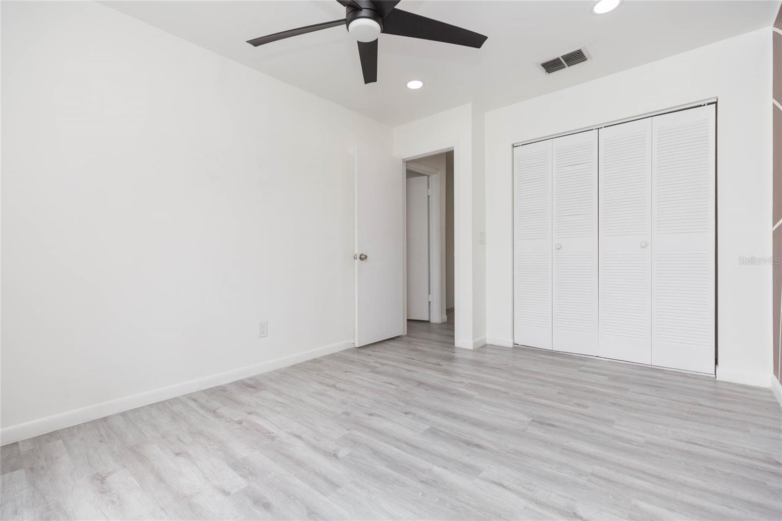 TOWNHOMES OF COUNTRY RUN PH - Residential