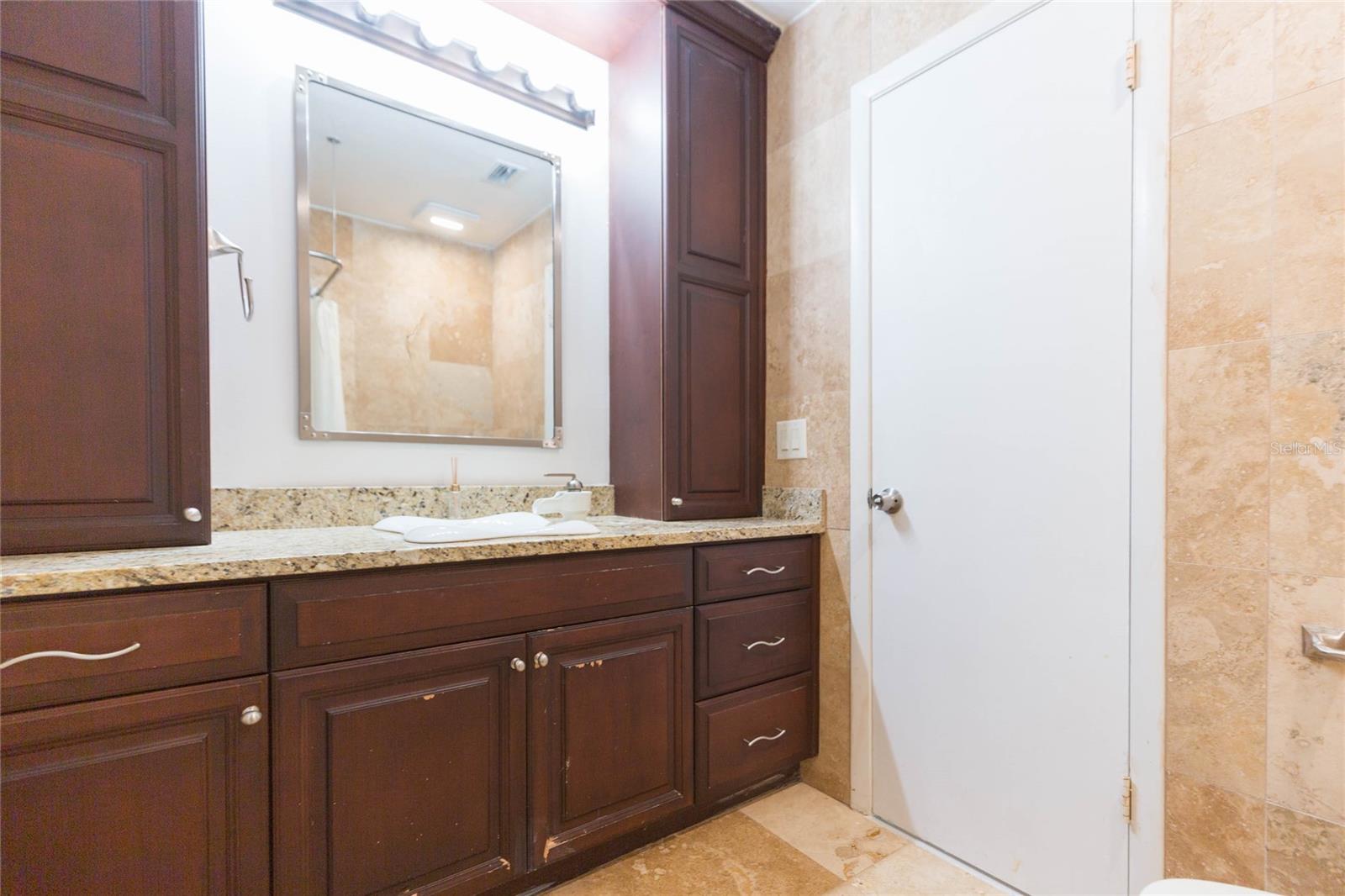 TOWNHOMES OF COUNTRY RUN PH - Residential