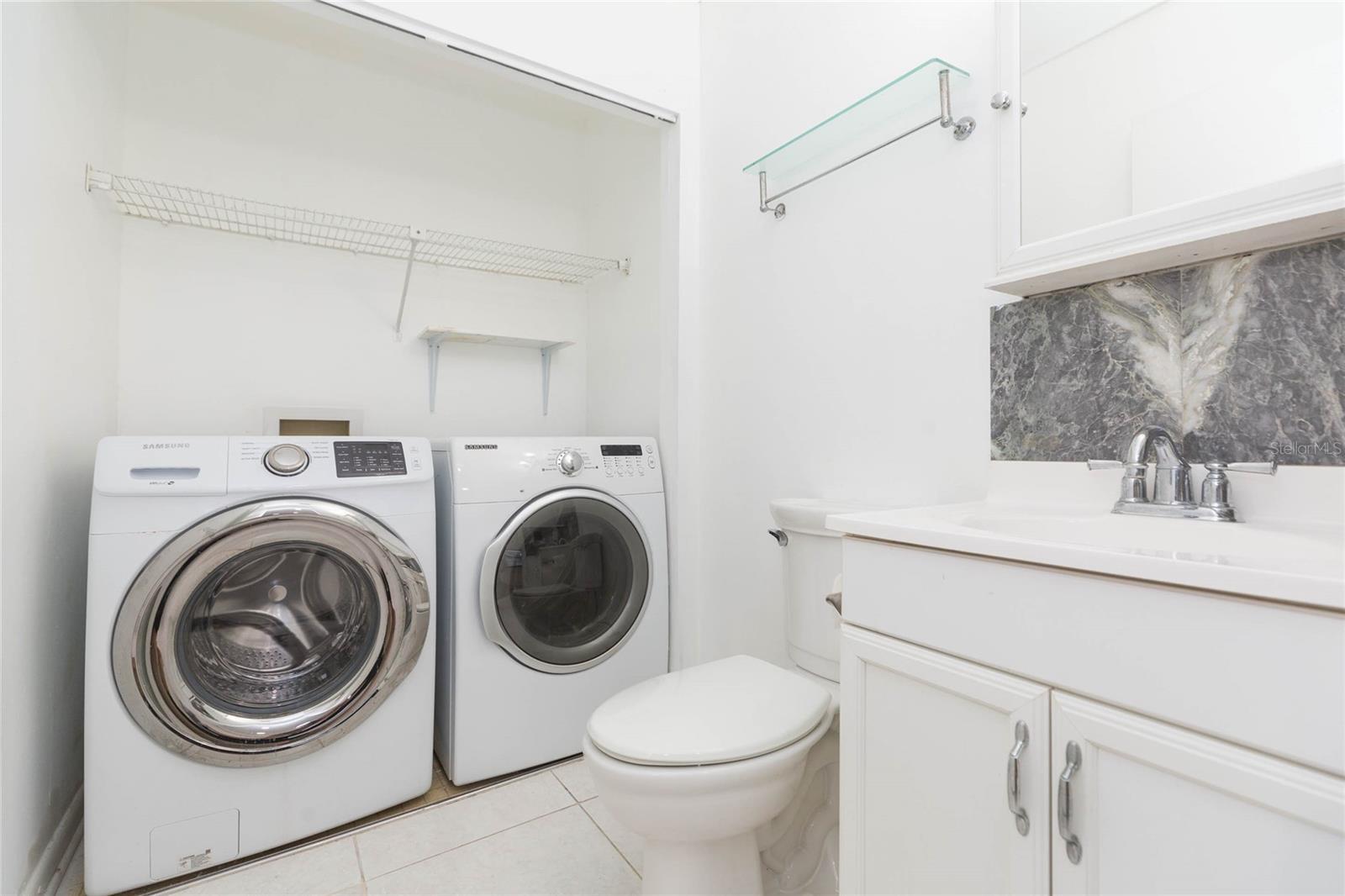 TOWNHOMES OF COUNTRY RUN PH - Residential