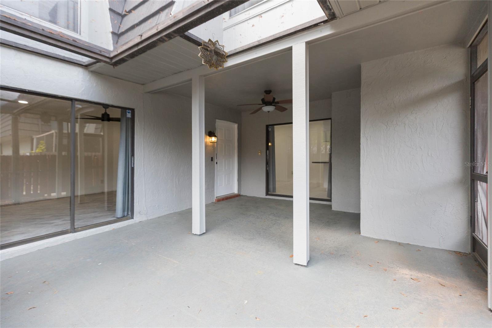 TOWNHOMES OF COUNTRY RUN PH - Residential