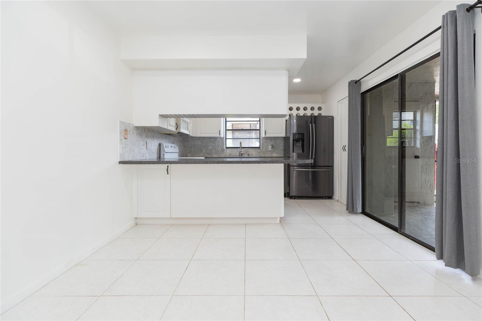 TOWNHOMES OF COUNTRY RUN PH - Residential