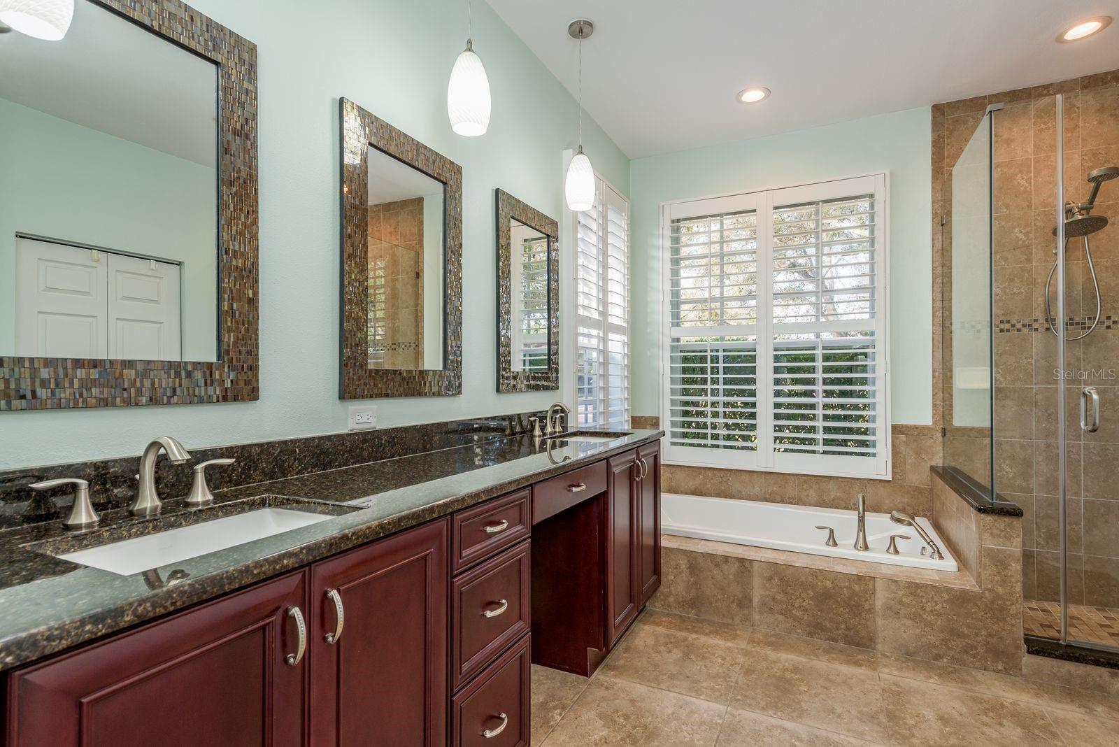 PIPERS MEADOW - Residential