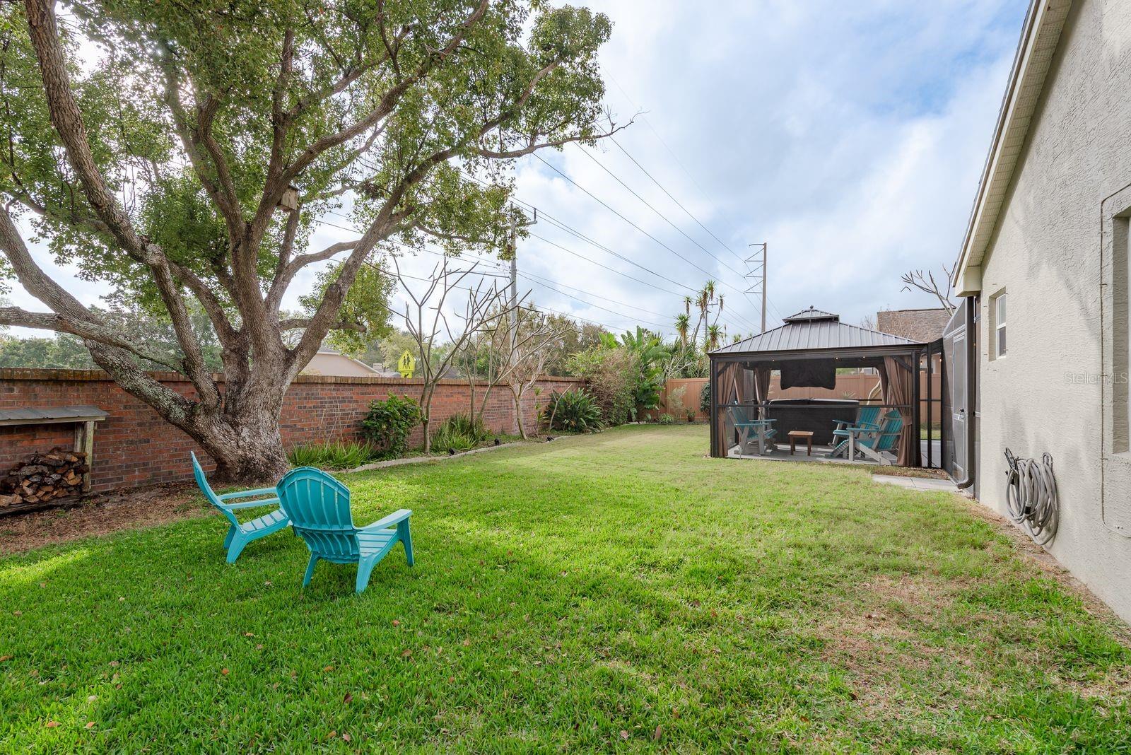 PIPERS MEADOW - Residential