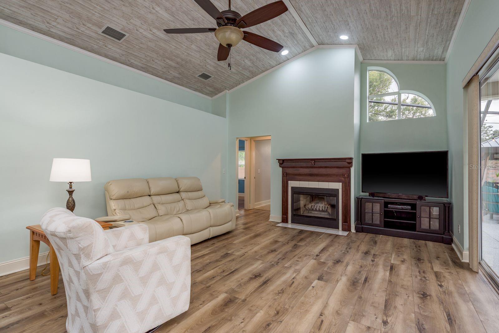 PIPERS MEADOW - Residential