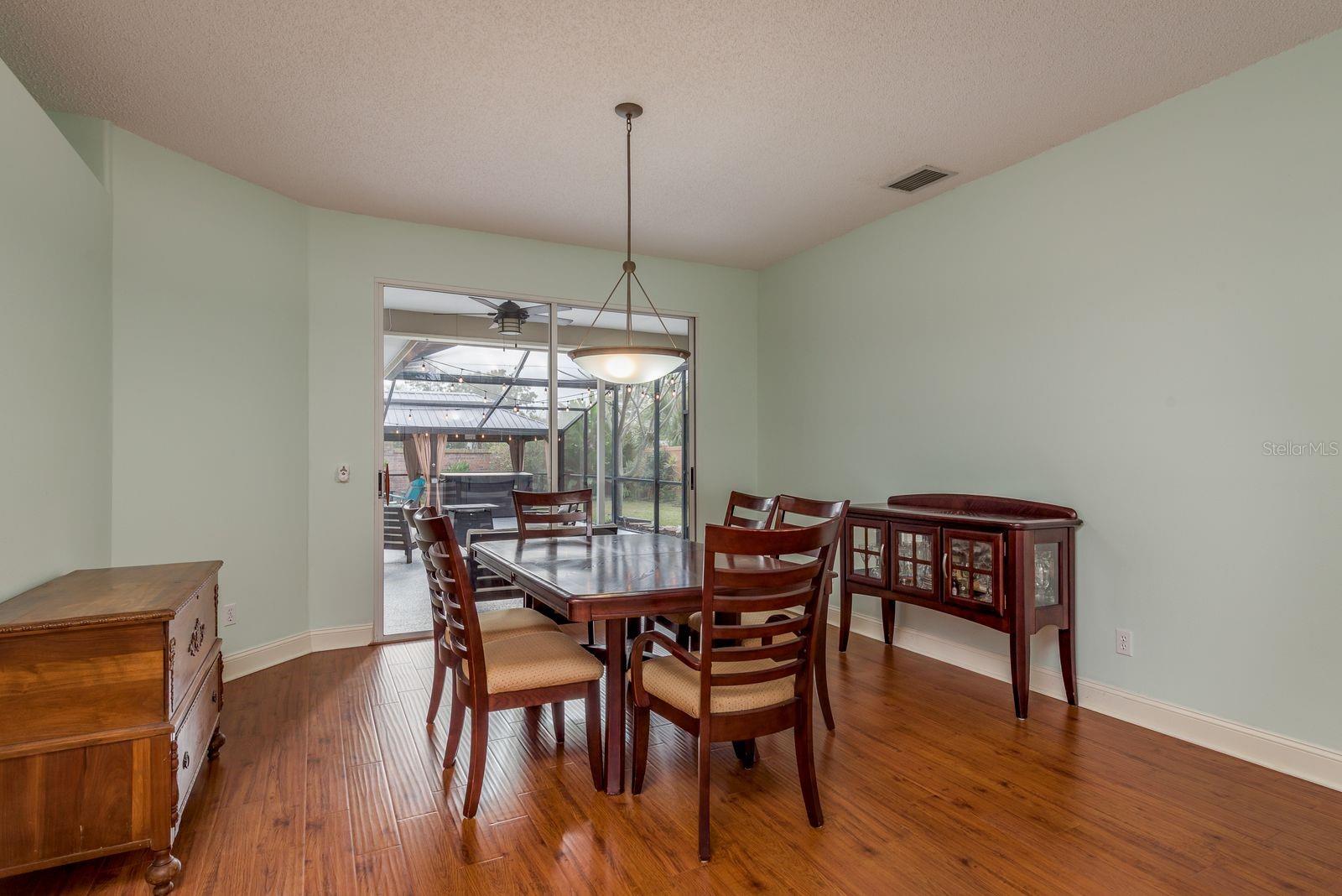 PIPERS MEADOW - Residential