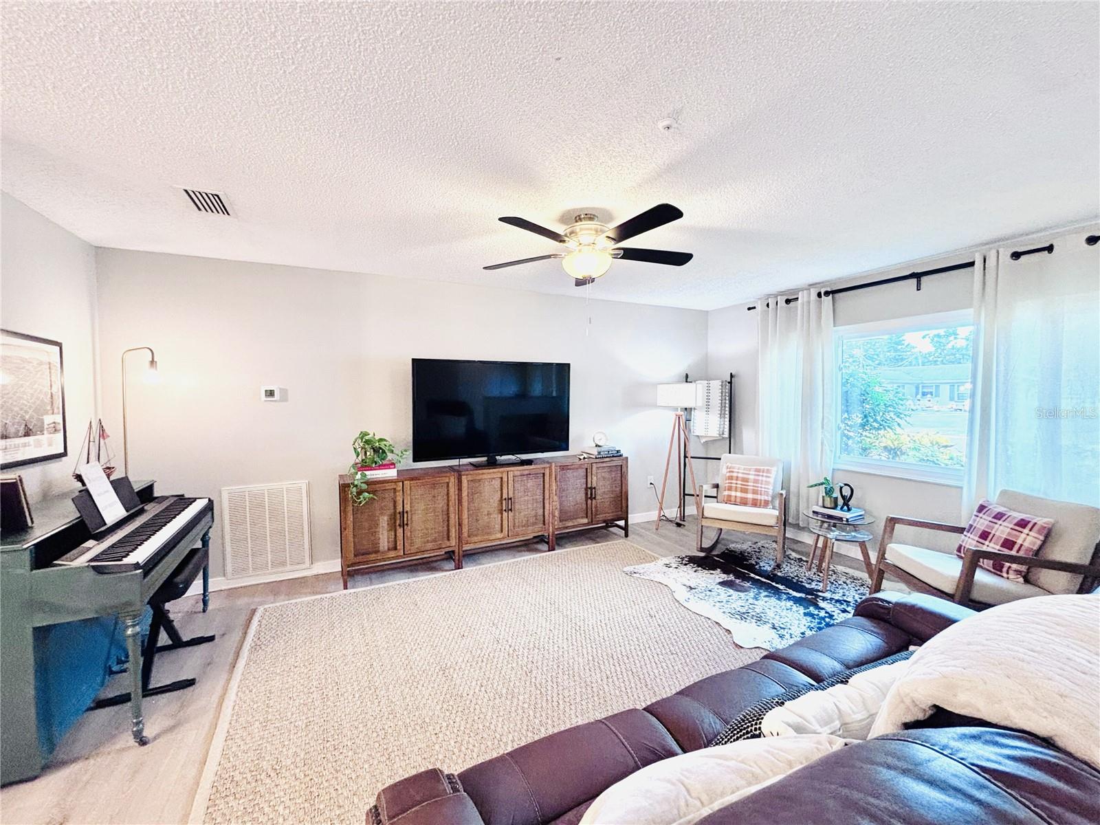 COUNTRY CLUB HEIGHTS - Residential