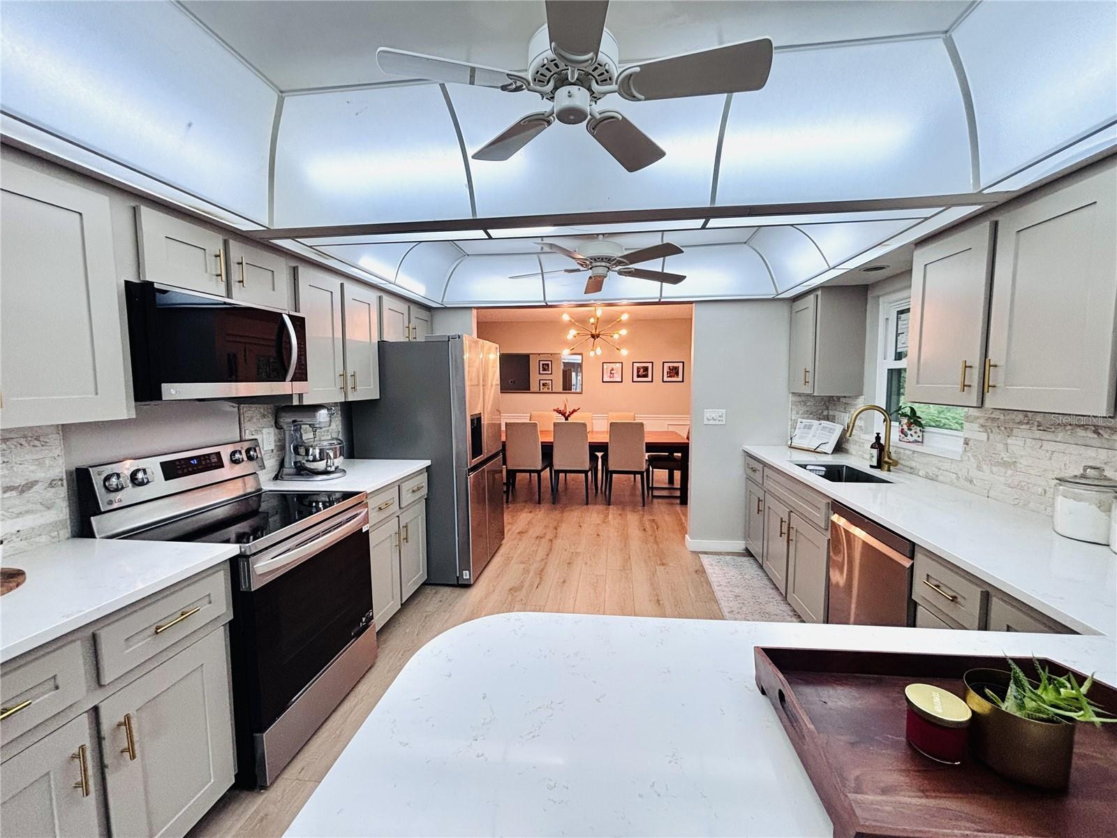 COUNTRY CLUB HEIGHTS - Residential