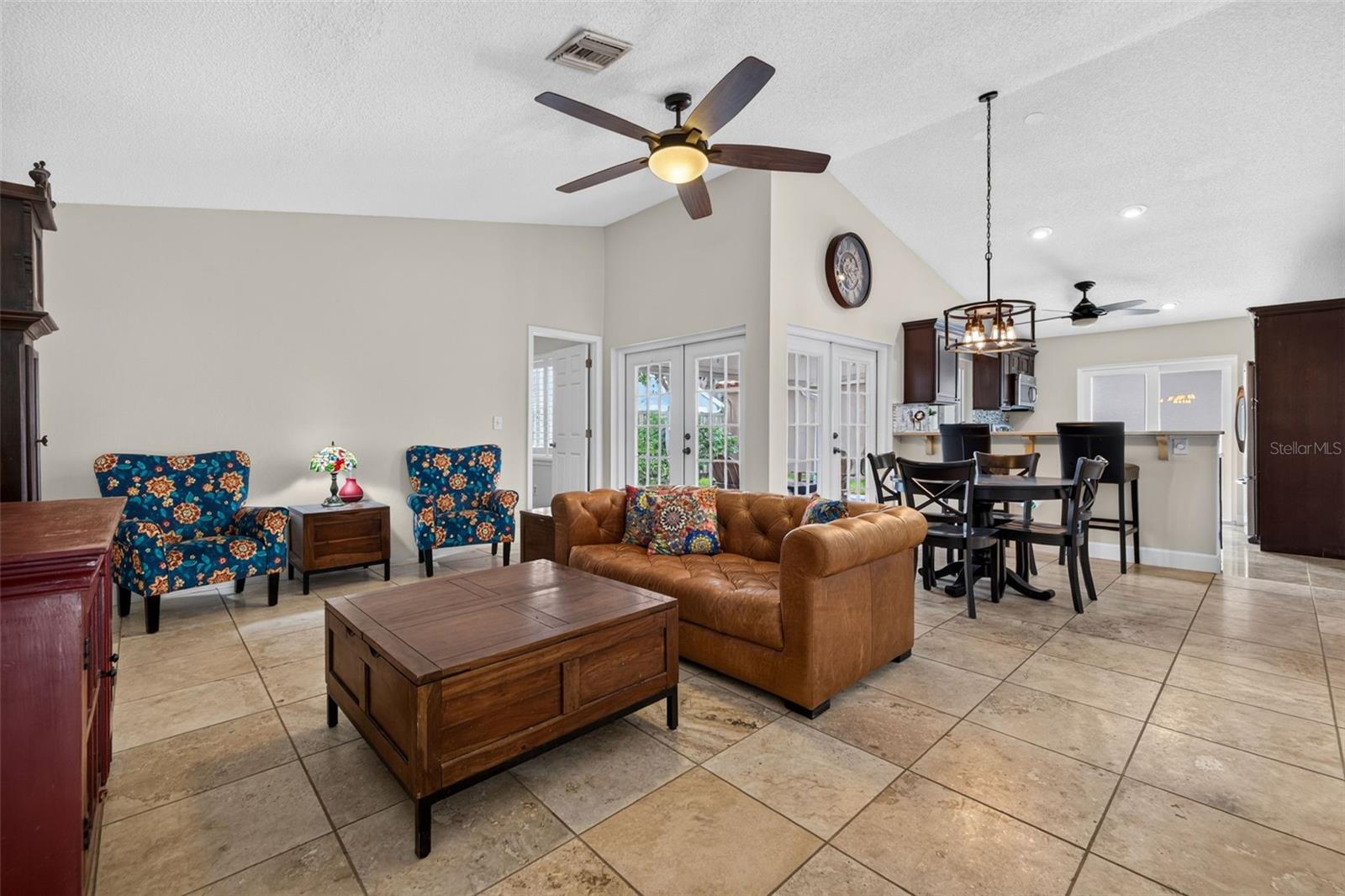 495 ST TROPEZ CIRCLE NE