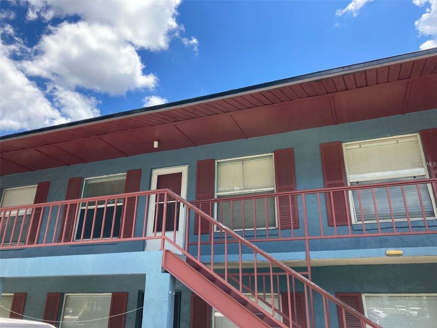 Available NOW! Cozy 1 bedroom 1 bathroom apartment. Great location close to 192 all shopping areas 20 minutes from Disney, close to the airport, in a very convenient area of Kissimmee. INQUIRE NOW!