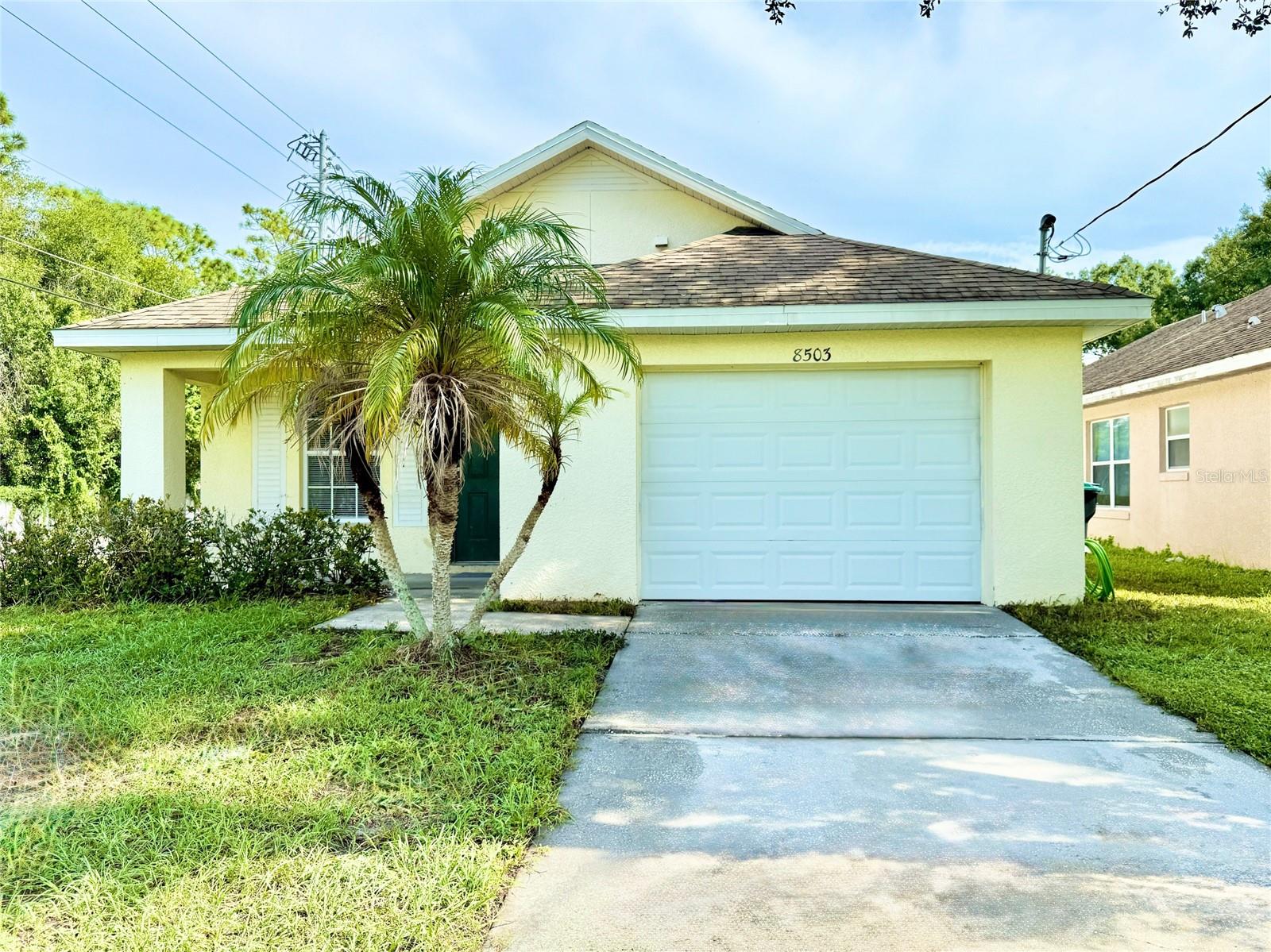 Priced to Sell Fast – 3 Bedroom, 2 Bathroom Home in East Orlando!
Looking for the perfect starter home or first-time buyer opportunity? This charming 3-bedroom, 2-bathroom home in East Orlando is priced just right and ready for its new owner!
Home Features:
Open floor plan with soaring ceilings for a spacious feel
Bright kitchen overlooking the living room – perfect for entertaining
Cozy carpet in main living areas & bedrooms, easy-care tile in wet areas
Large windows throughout for plenty of natural light
Unbeatable Location:
Minutes to Valencia East Campus & UCF
Easy access to 408 & 417 for a smooth commute
Surrounded by shopping, dining, and entertainment options
Don’t miss out—this home is priced to sell quickly. Schedule your showing and submit all offers today!