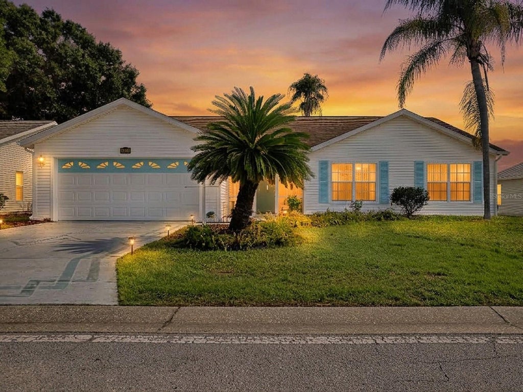 Photo of 4003 Plantation Boulevard, Leesburg, FL 34748 (MLS # G5117766)