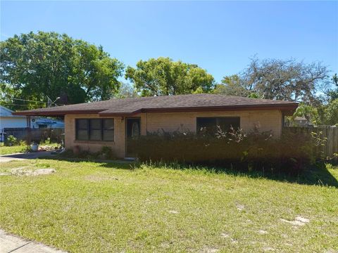 Photo of 460 W Pierce Street, Lake Alfred, FL 33850 (MLS # L4951559)