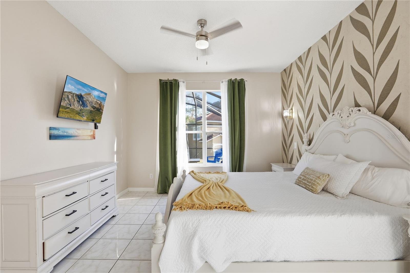 EMERALD ISLAND RESORT PH 1 - Residential