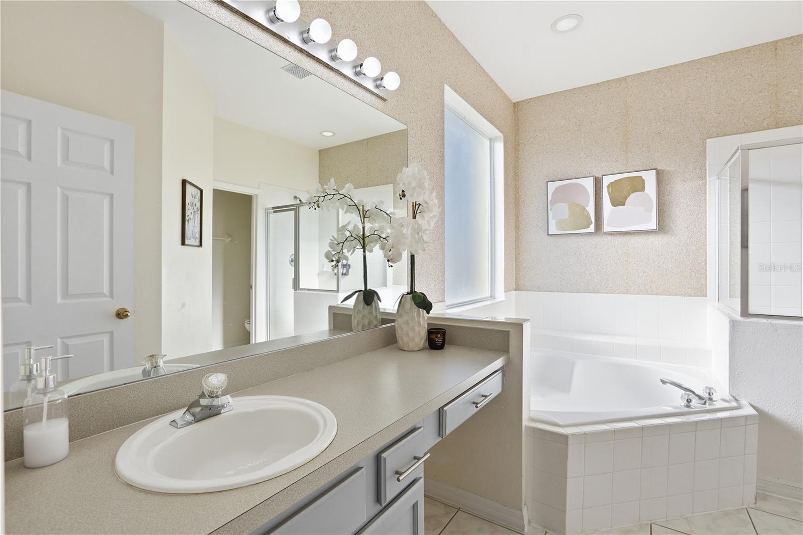 EMERALD ISLAND RESORT PH 1 - Residential