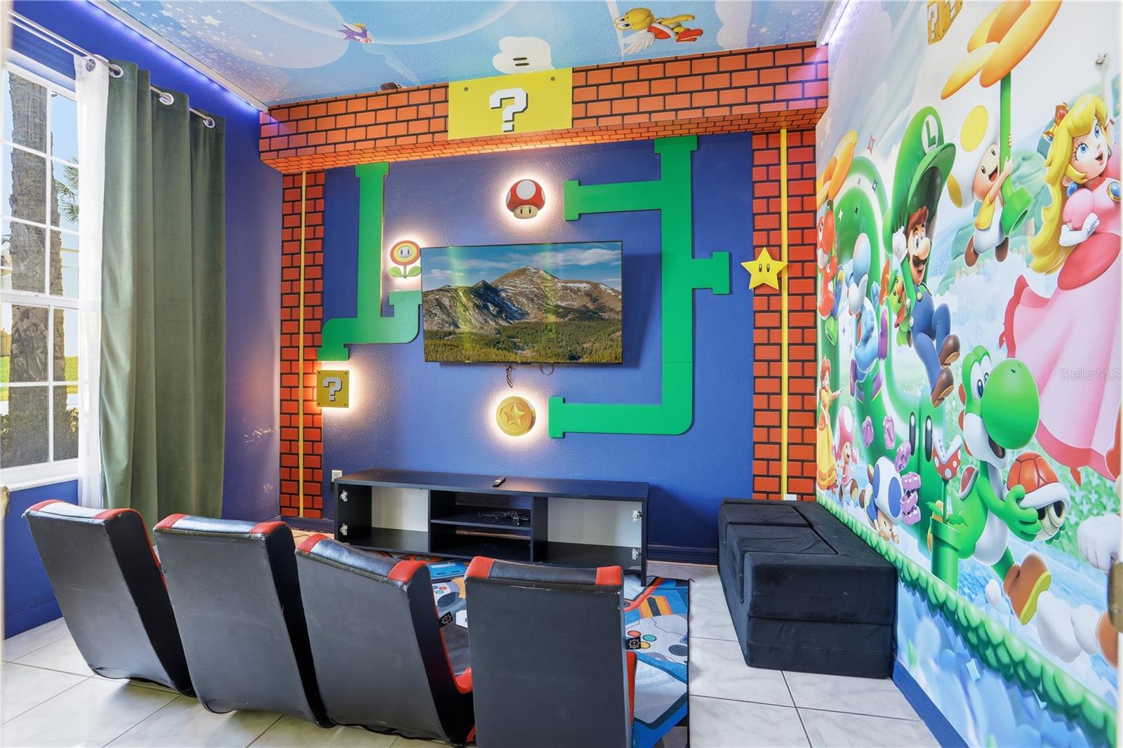 EMERALD ISLAND RESORT PH 1 - Residential