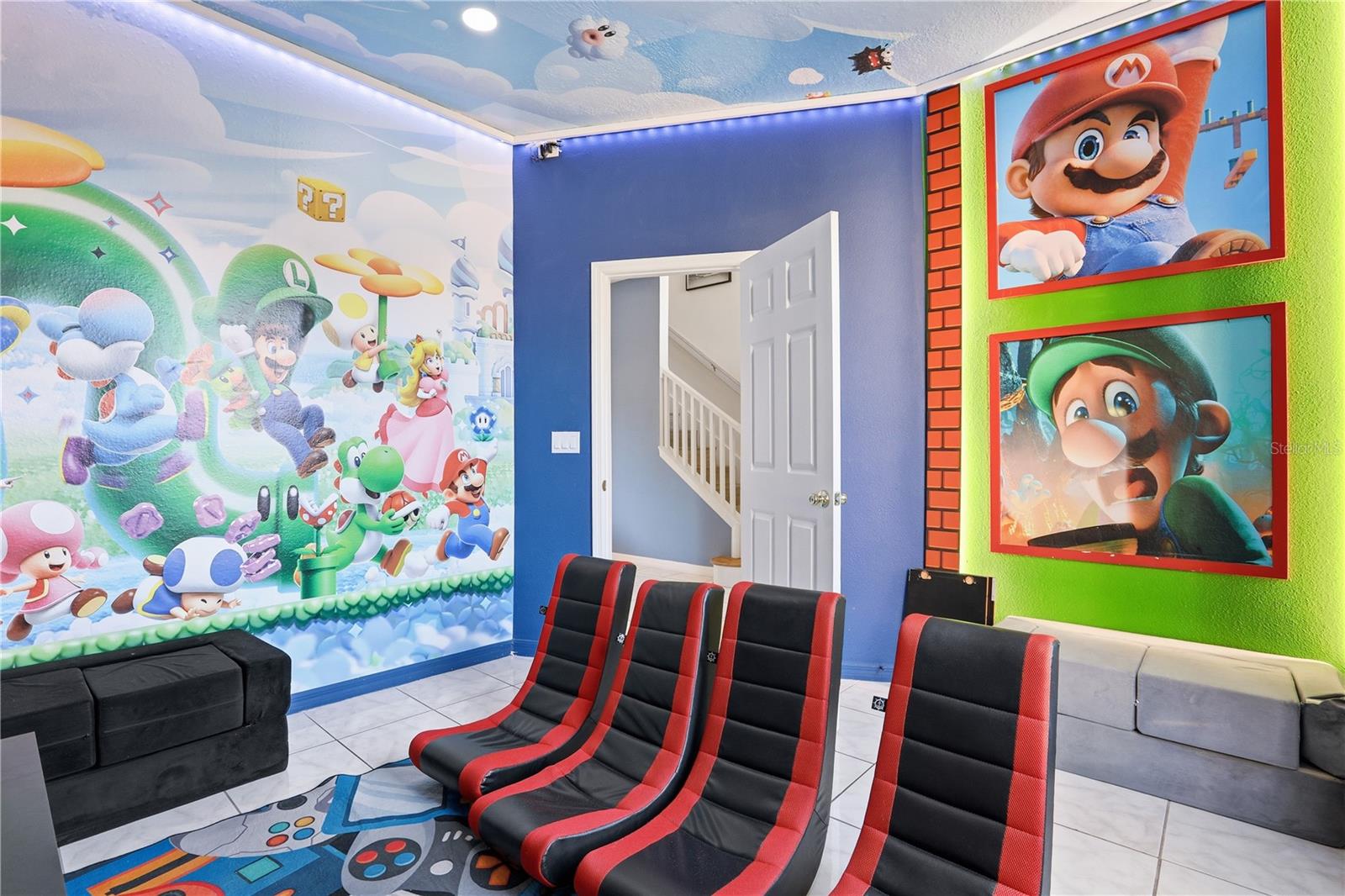 EMERALD ISLAND RESORT PH 1 - Residential