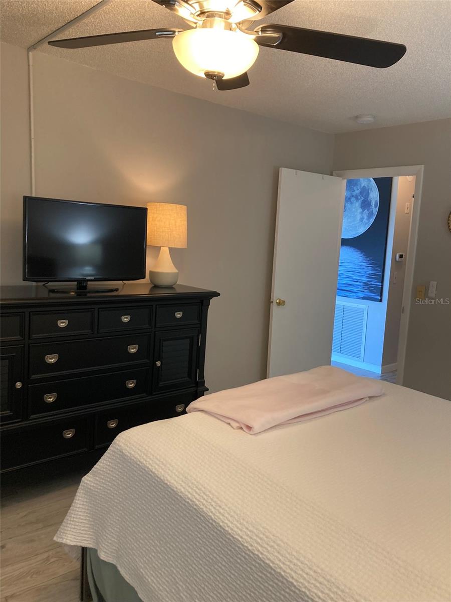 FIVE TOWNS OF ST PETE - Residential Lease