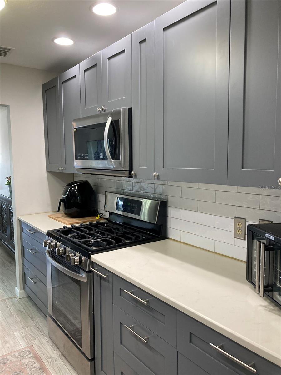FIVE TOWNS OF ST PETE - Residential Lease