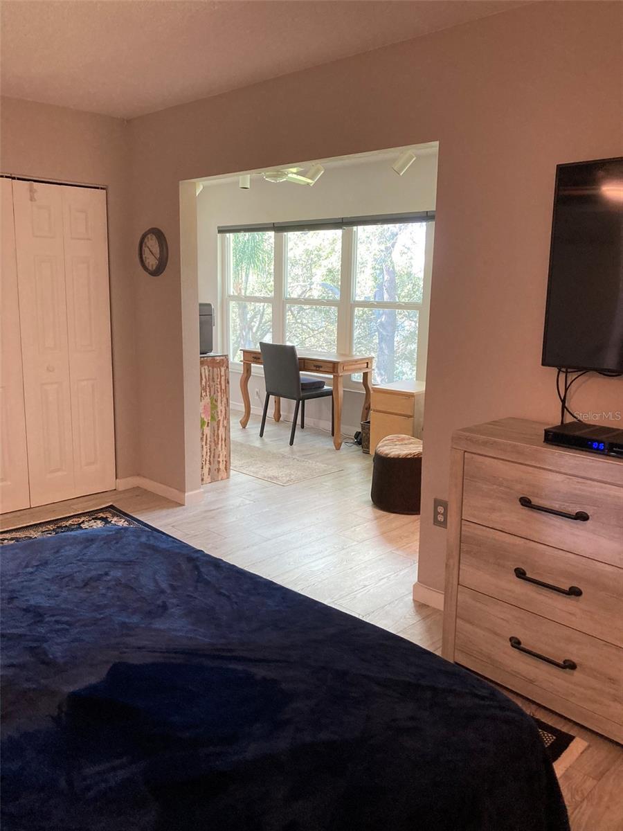 FIVE TOWNS OF ST PETE - Residential Lease
