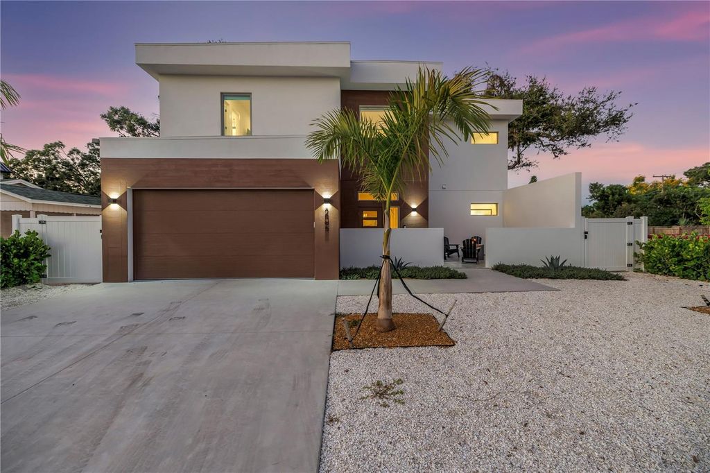 Photo of 2065 Goldenrod Street, Sarasota, FL 34239 (MLS # A4656340)