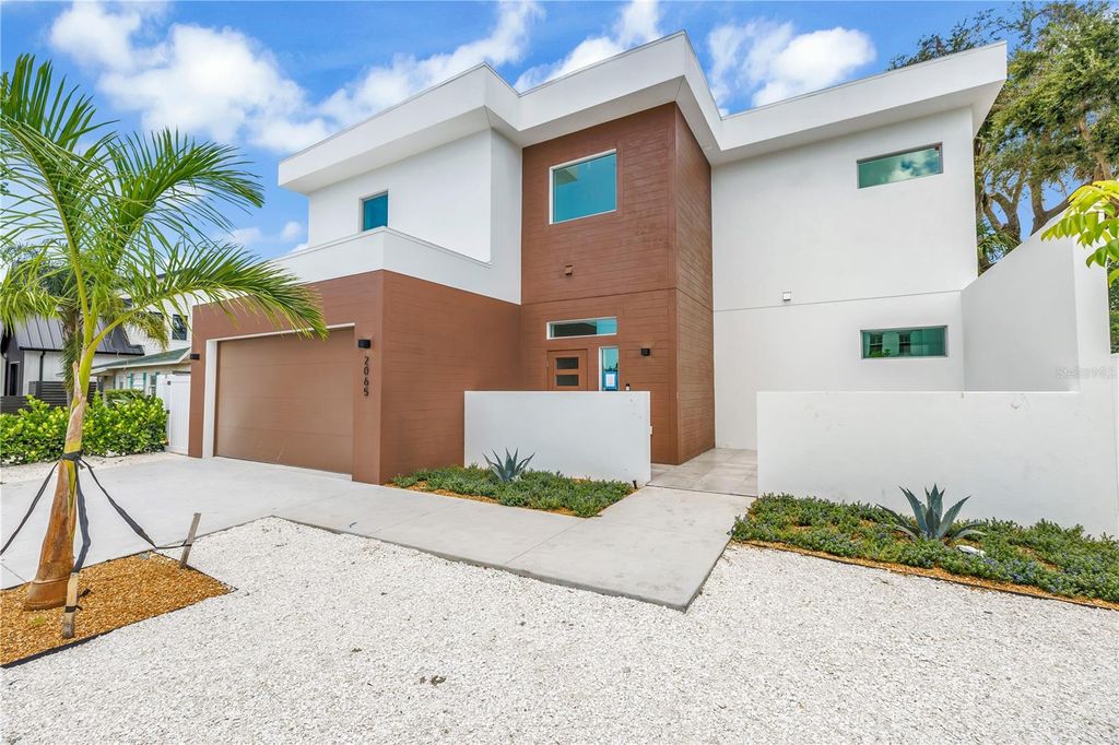 Photo of 2065 Goldenrod Street, Sarasota, FL 34239 (MLS # A4656340)
