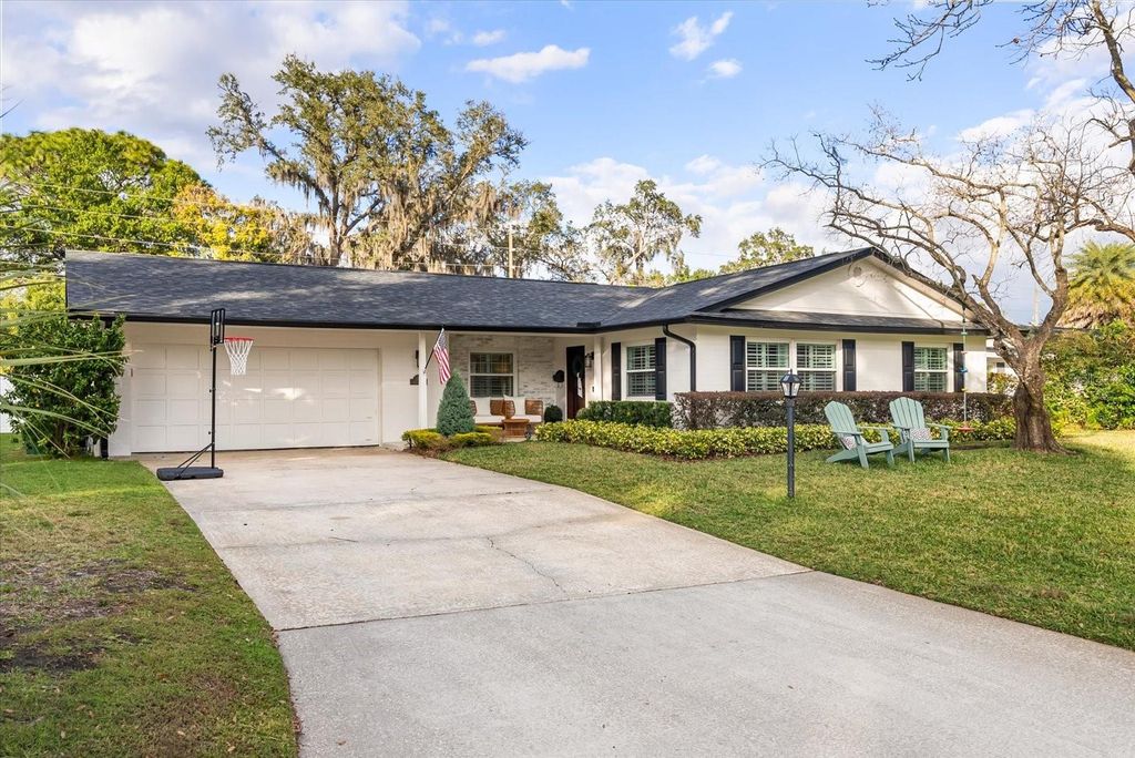 Photo of 2411 Mcintosh Way, Maitland, FL 32751 (MLS # O6374104)
