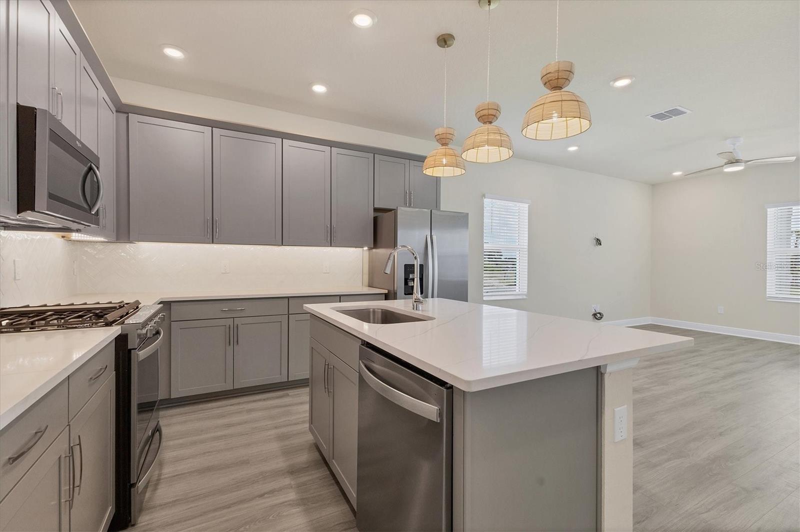 BUNGALOW WALK LAKEWOOD RANCH N - Residential Lease