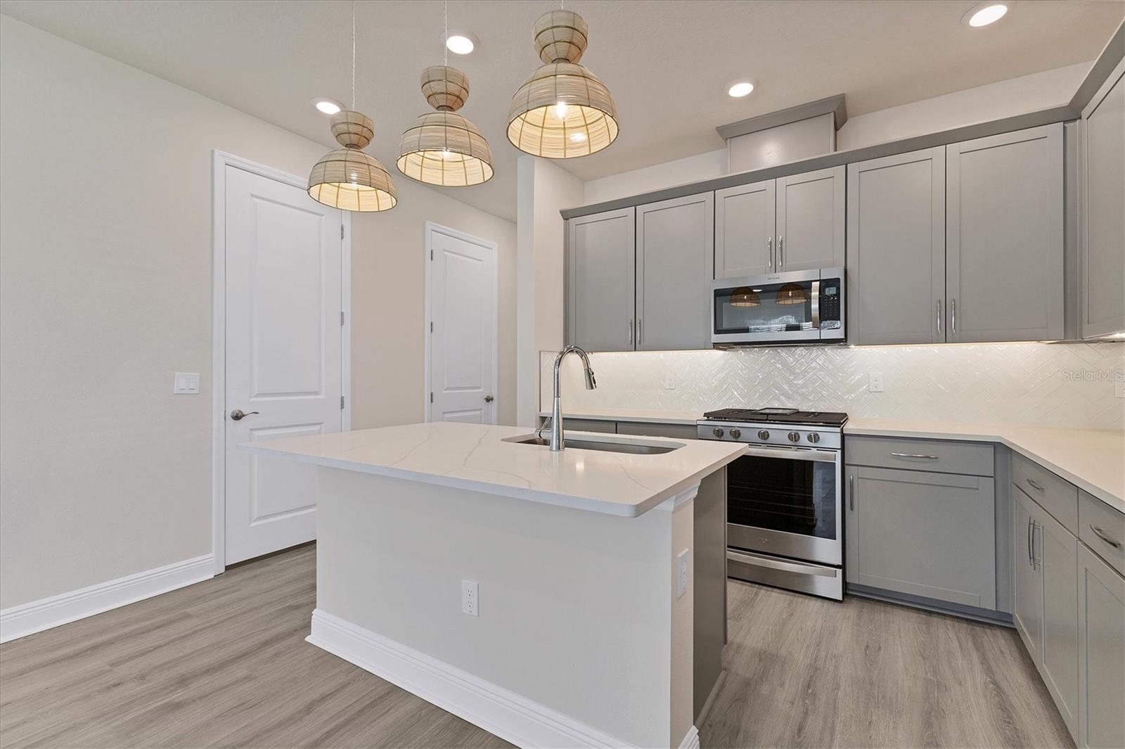 BUNGALOW WALK LAKEWOOD RANCH N - Residential Lease